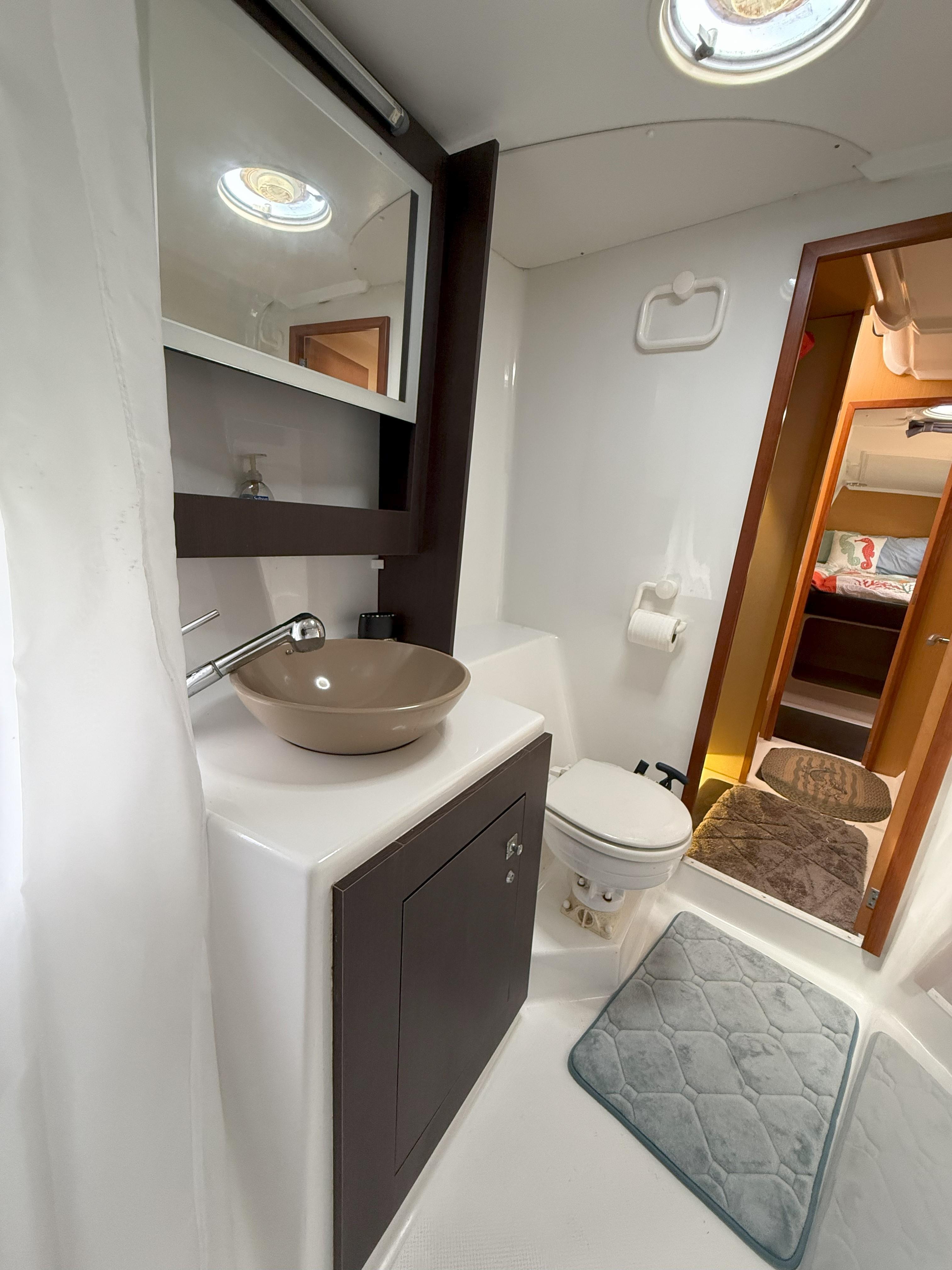 Fountaine Pajot-Mahe 36 Evolution  Owners Version 2014-Brake Aweigh SC-US-9725074 | Thumbnail