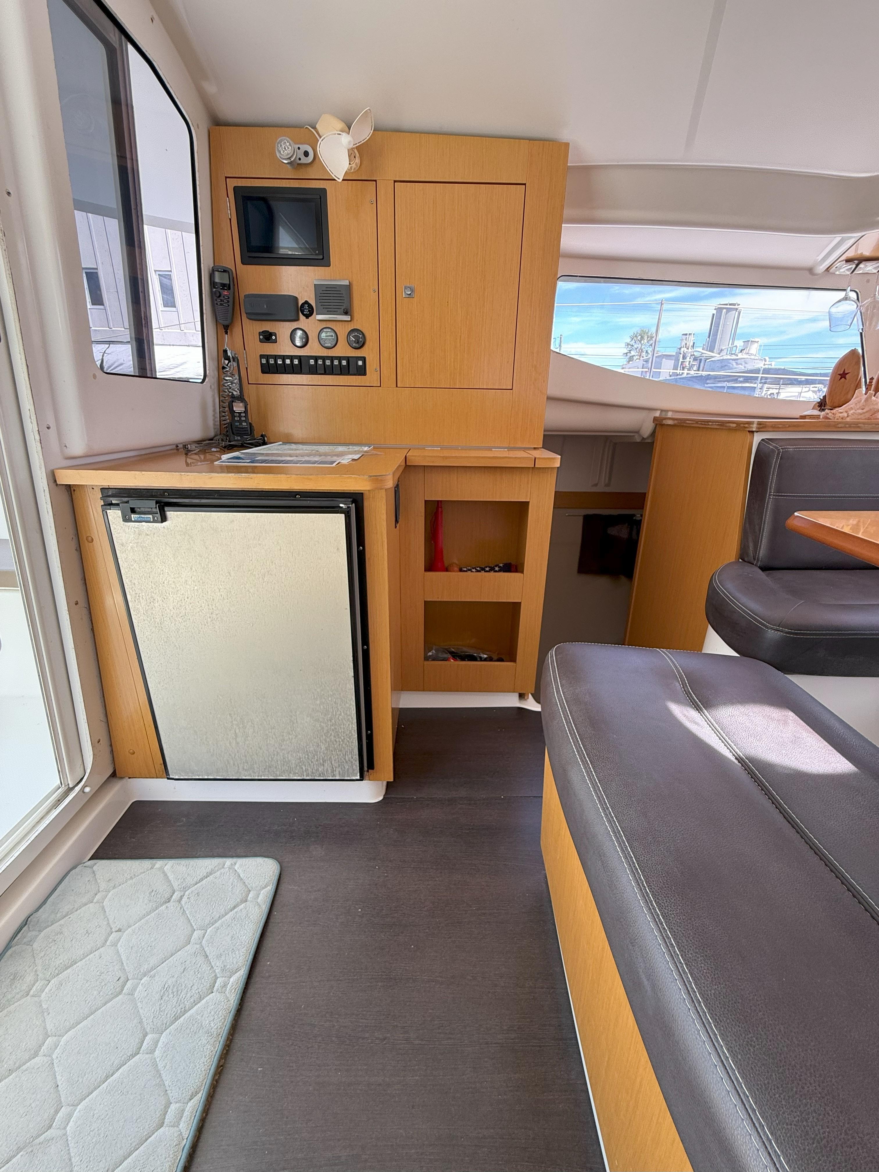 Fountaine Pajot-Mahe 36 Evolution  Owners Version 2014-Brake Aweigh SC-US-9725074 | Thumbnail