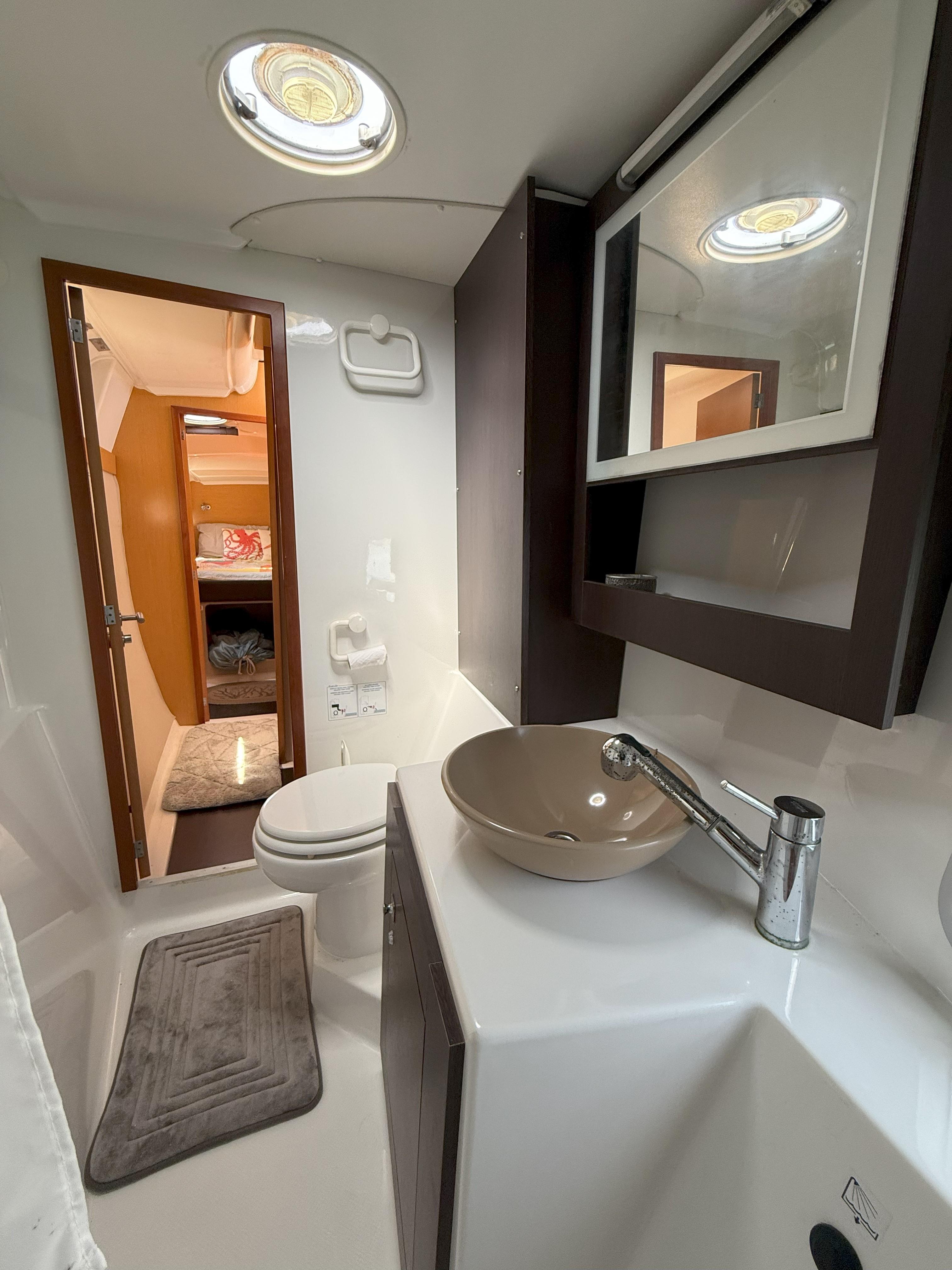 Fountaine Pajot-Mahe 36 Evolution  Owners Version 2014-Brake Aweigh SC-US-9725074 | Thumbnail