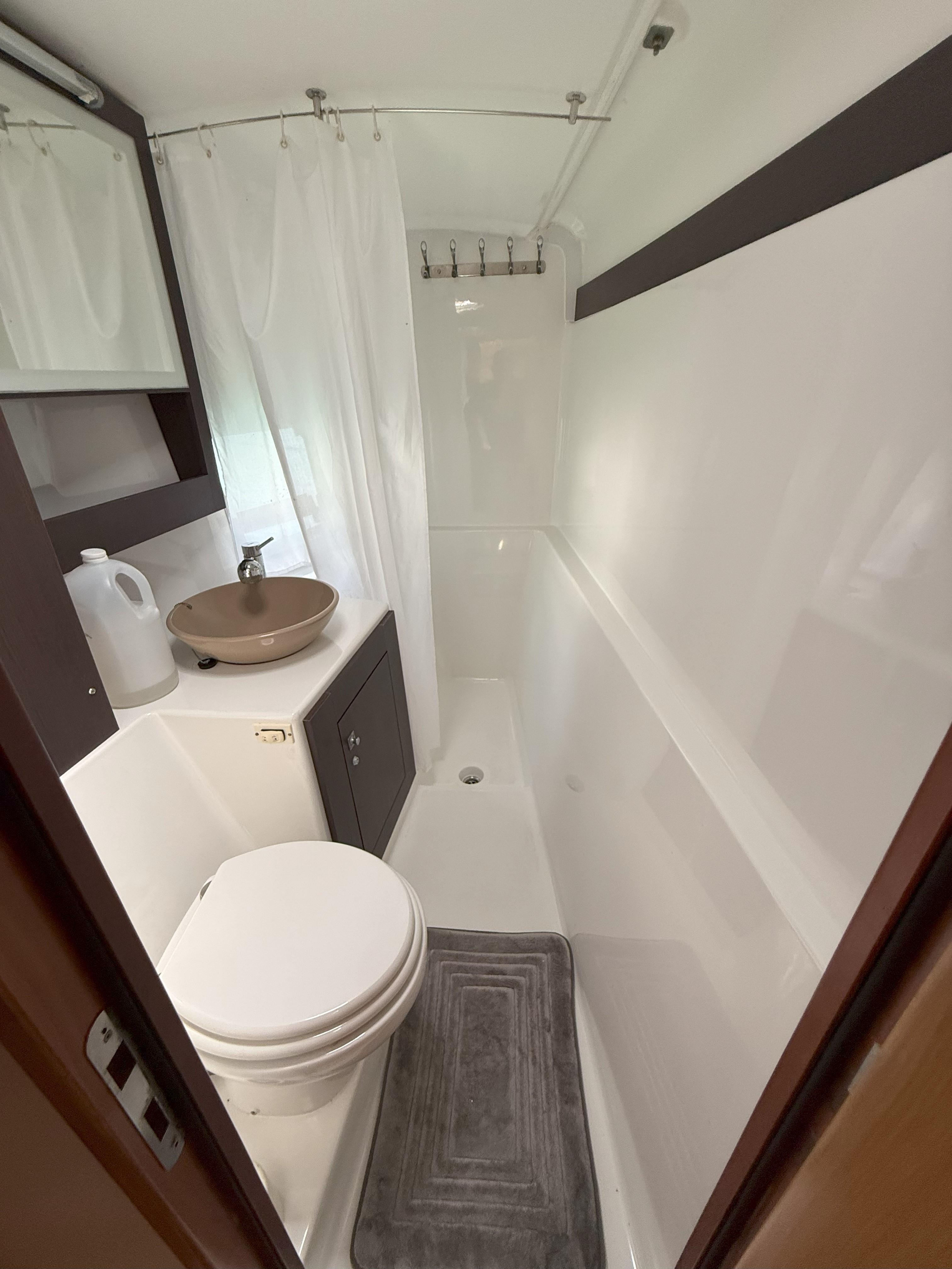 Fountaine Pajot-Mahe 36 Evolution  Owners Version 2014-Brake Aweigh SC-US-9725074 | Thumbnail