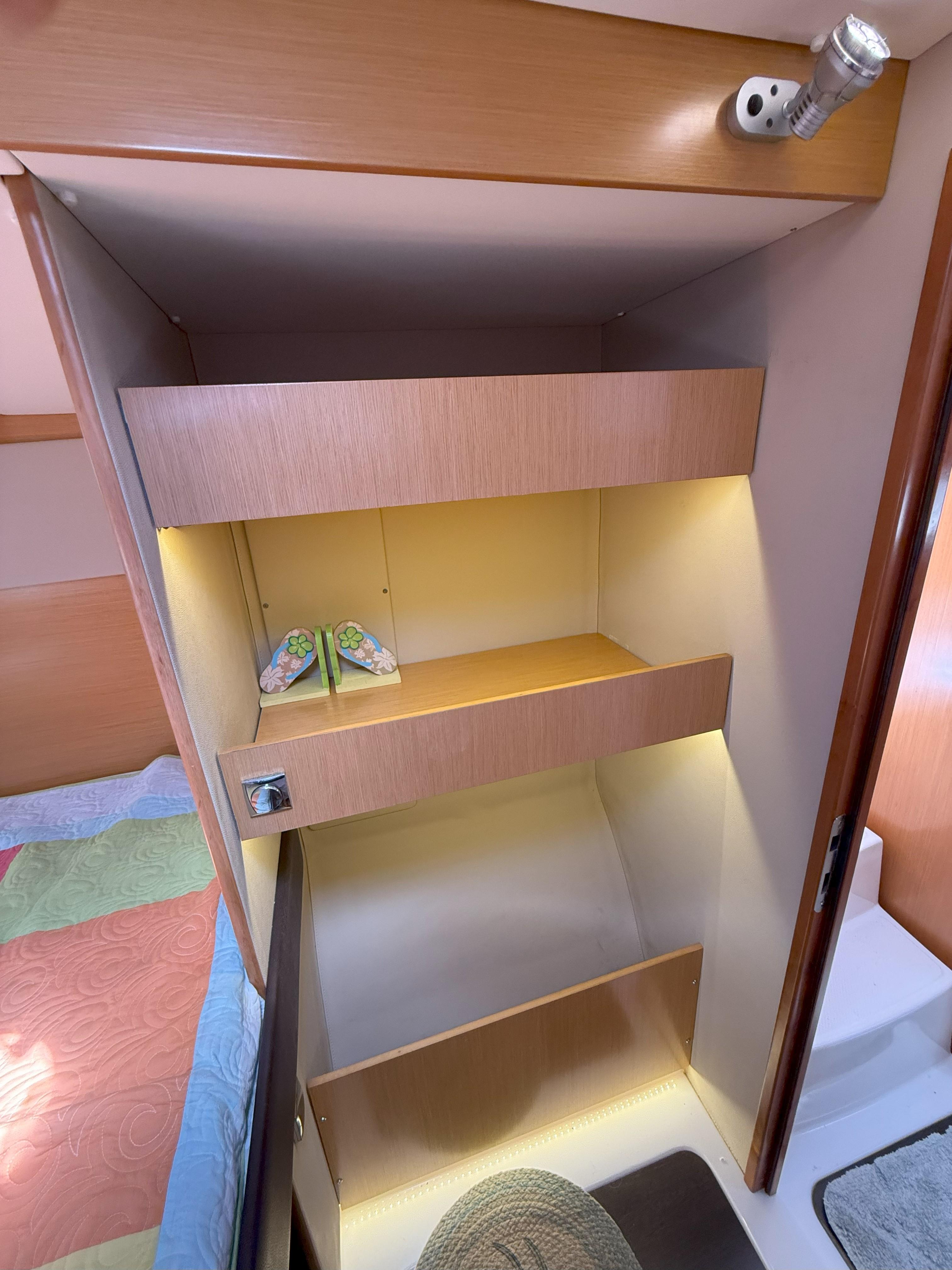 Fountaine Pajot-Mahe 36 Evolution  Owners Version 2014-Brake Aweigh SC-US-9725074 | Thumbnail