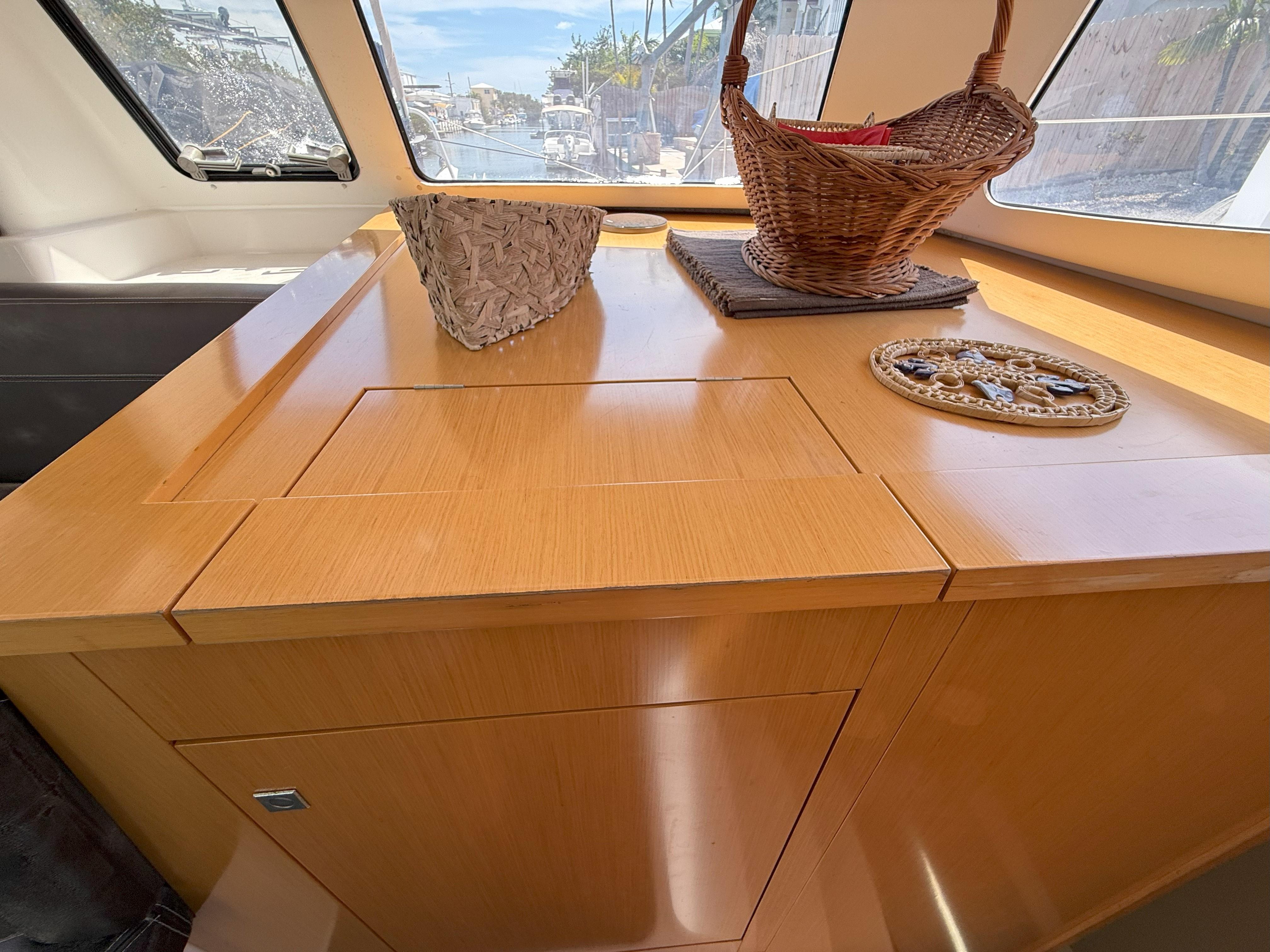 Fountaine Pajot-Mahe 36 Evolution  Owners Version 2014-Brake Aweigh SC-US-9725074 | Thumbnail