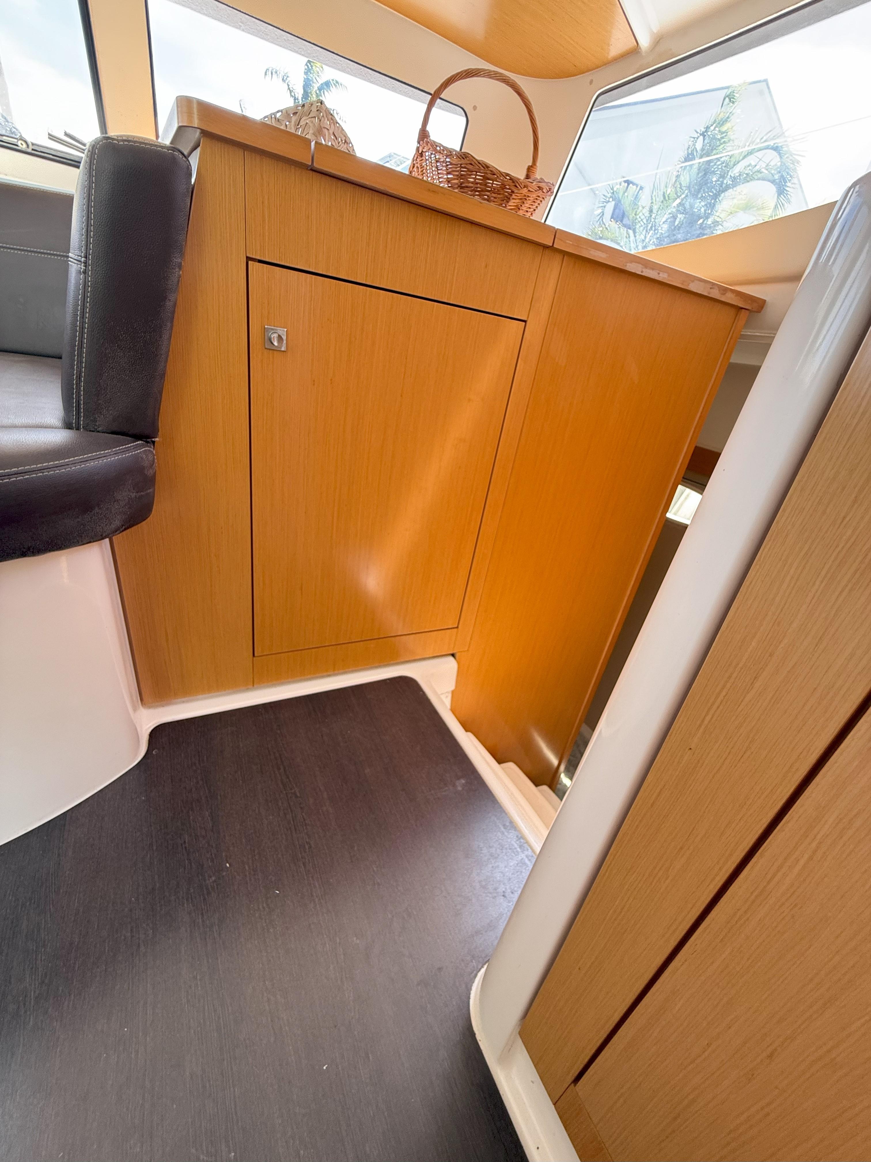 Fountaine Pajot-Mahe 36 Evolution  Owners Version 2014-Brake Aweigh SC-US-9725074 | Thumbnail