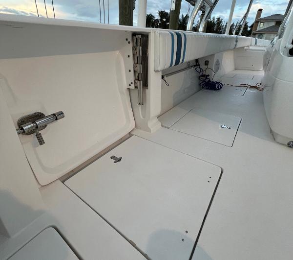 40' Intrepid, Listing Number 100913968, - Photo No. 37