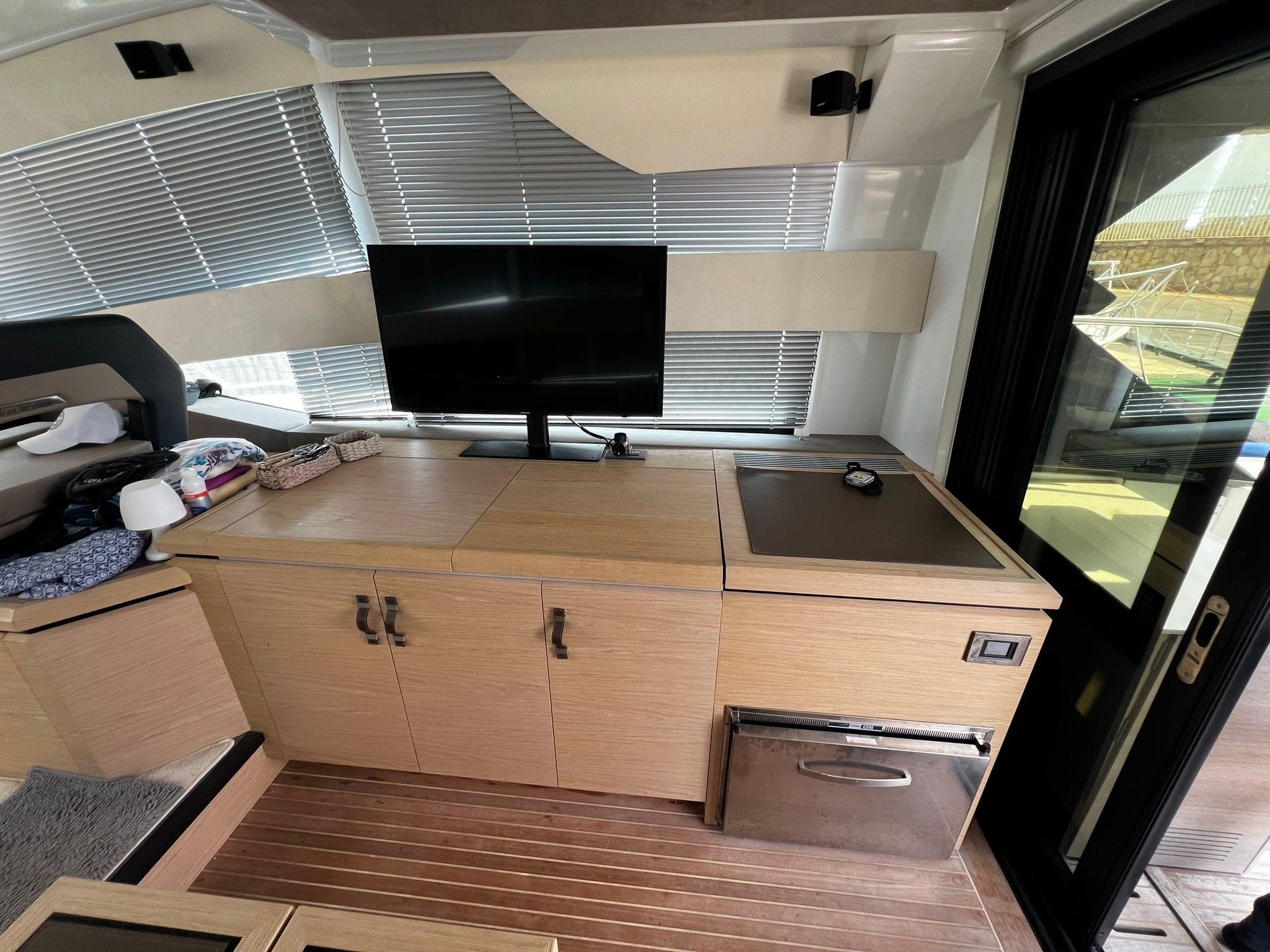 Yacht Photos Pics