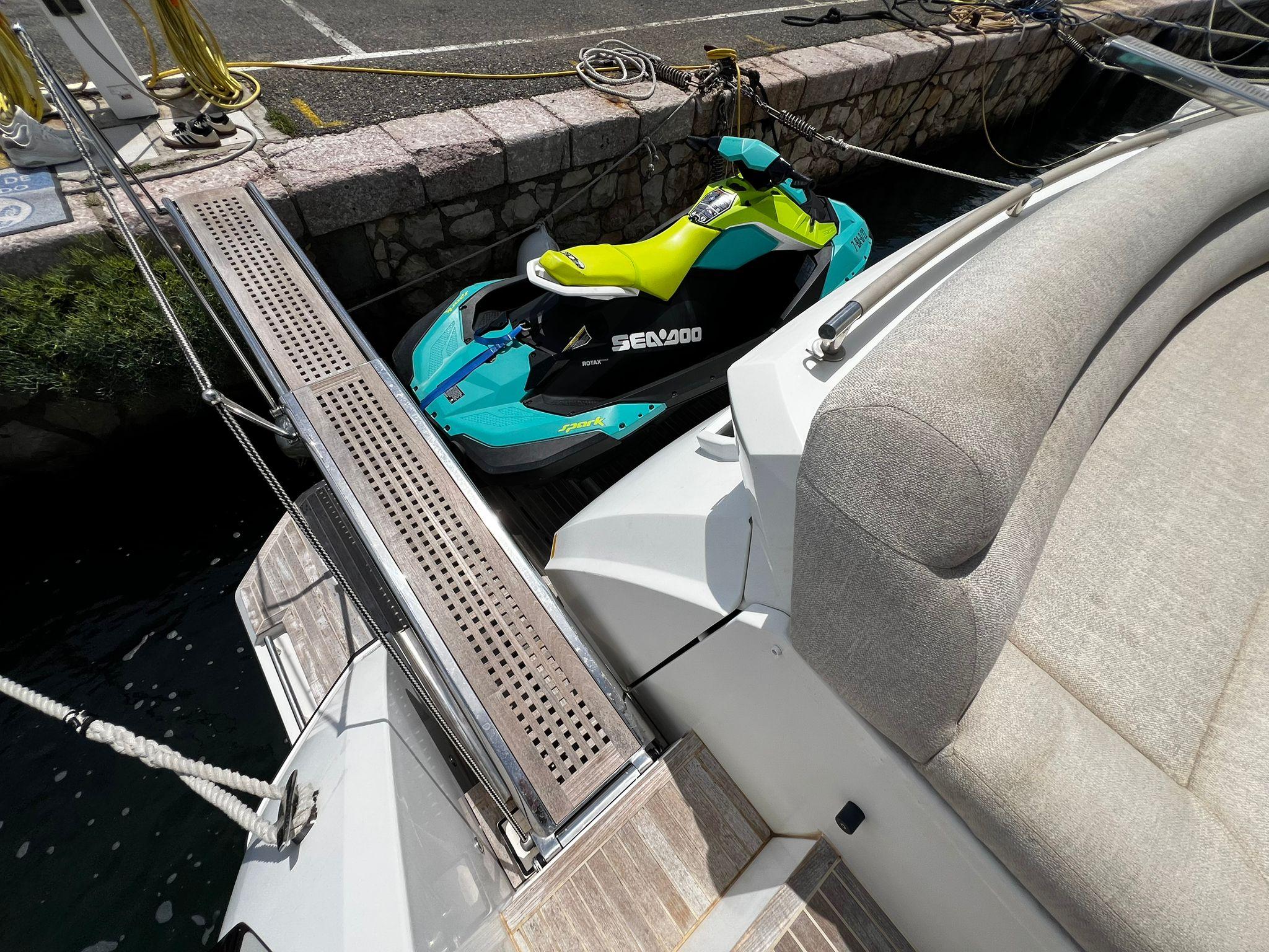 Yacht Photos Pics