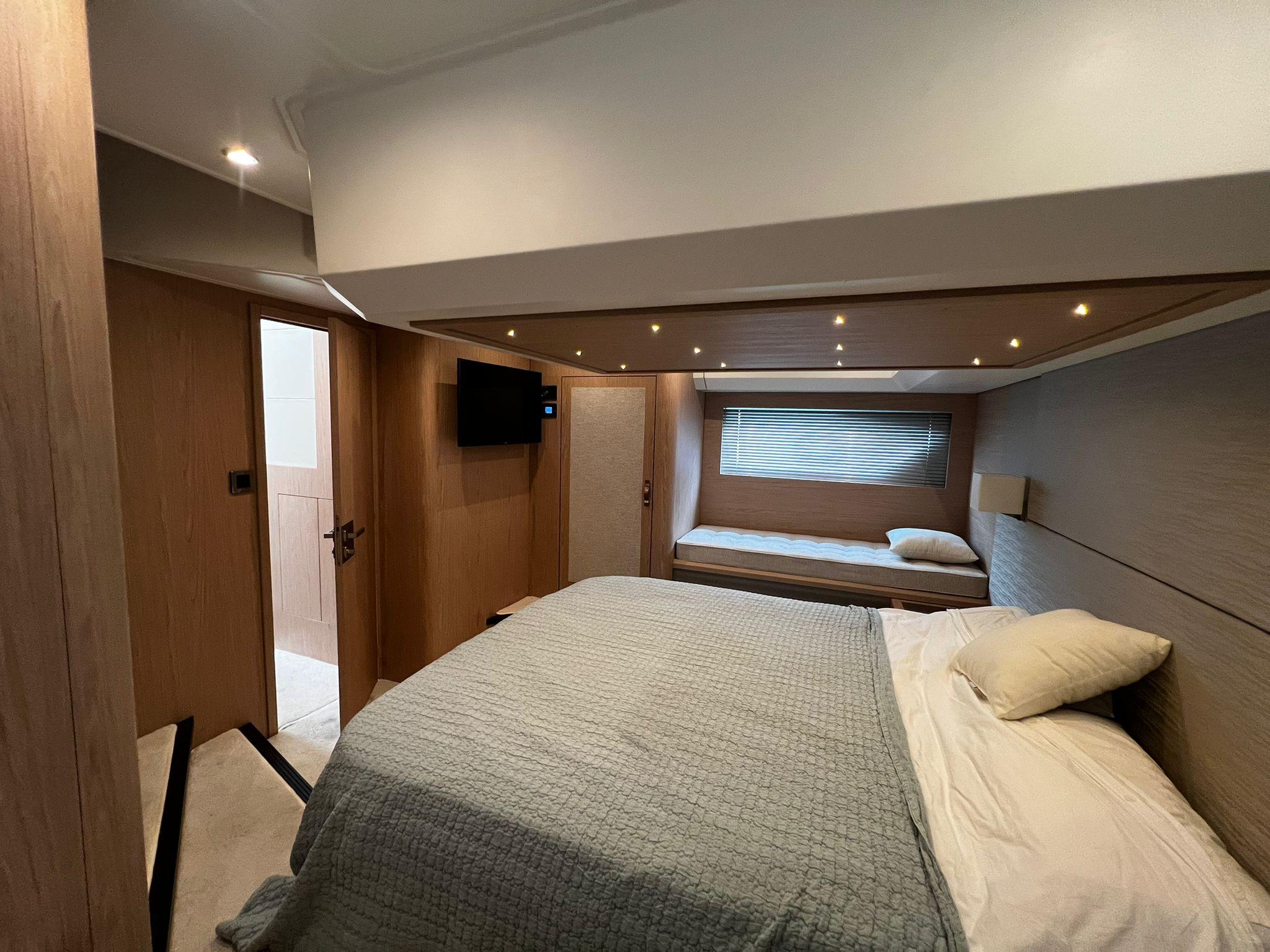Yacht Photos Pics