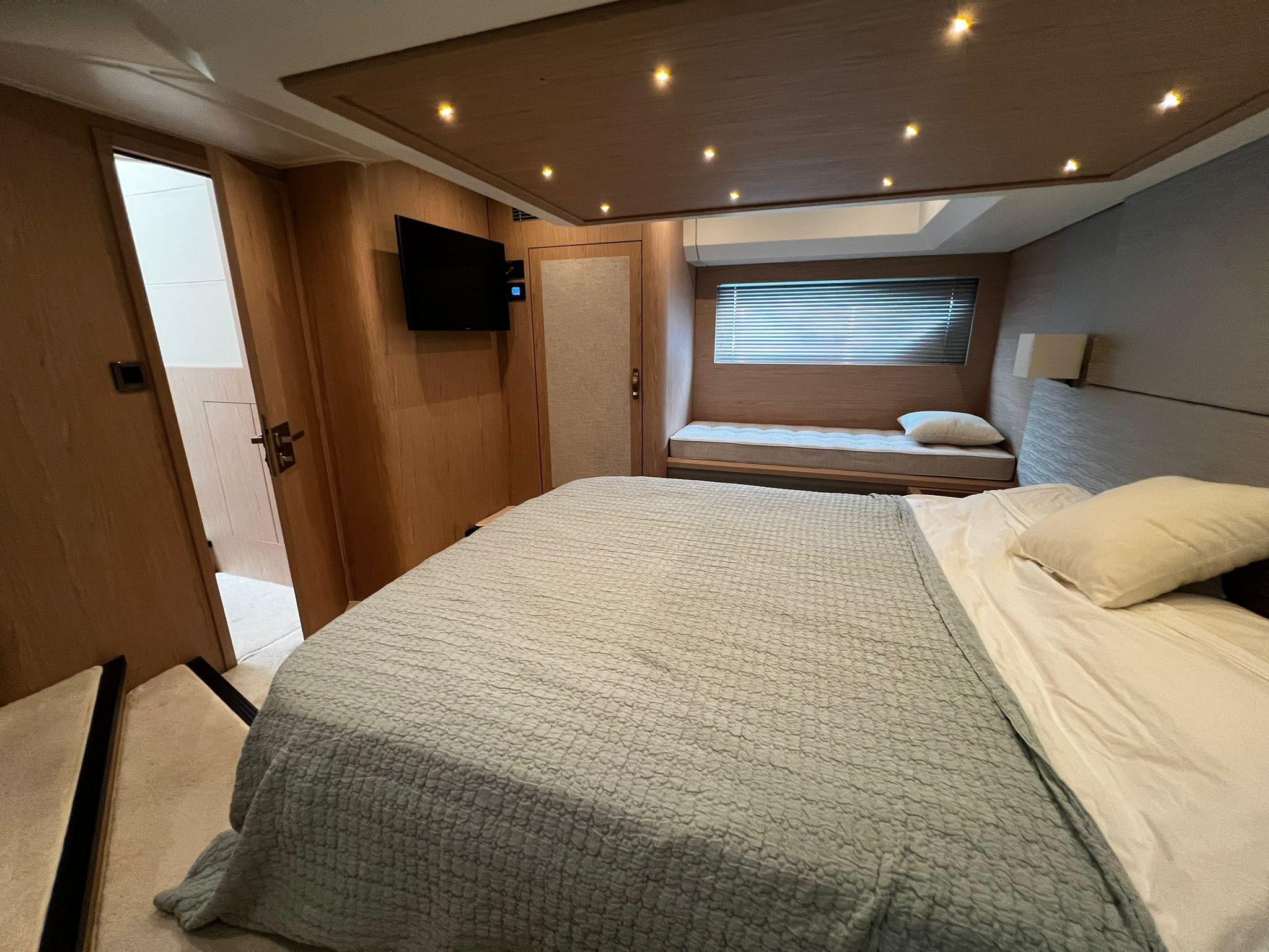 Yacht Photos Pics