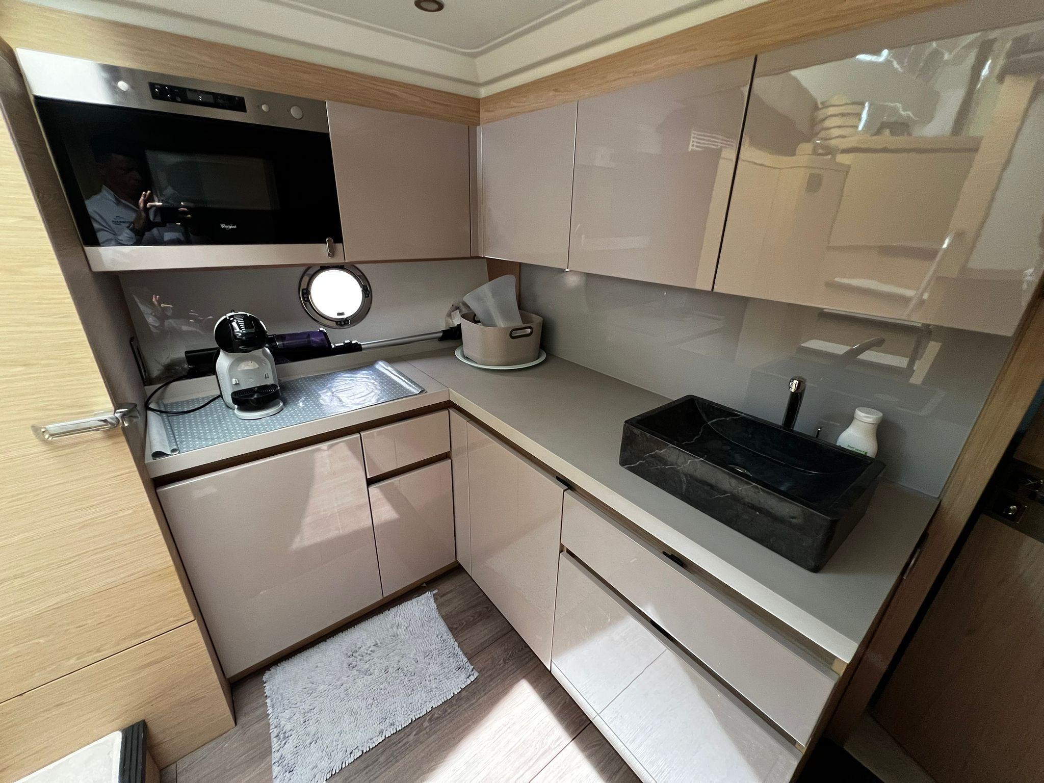 Yacht Photos Pics