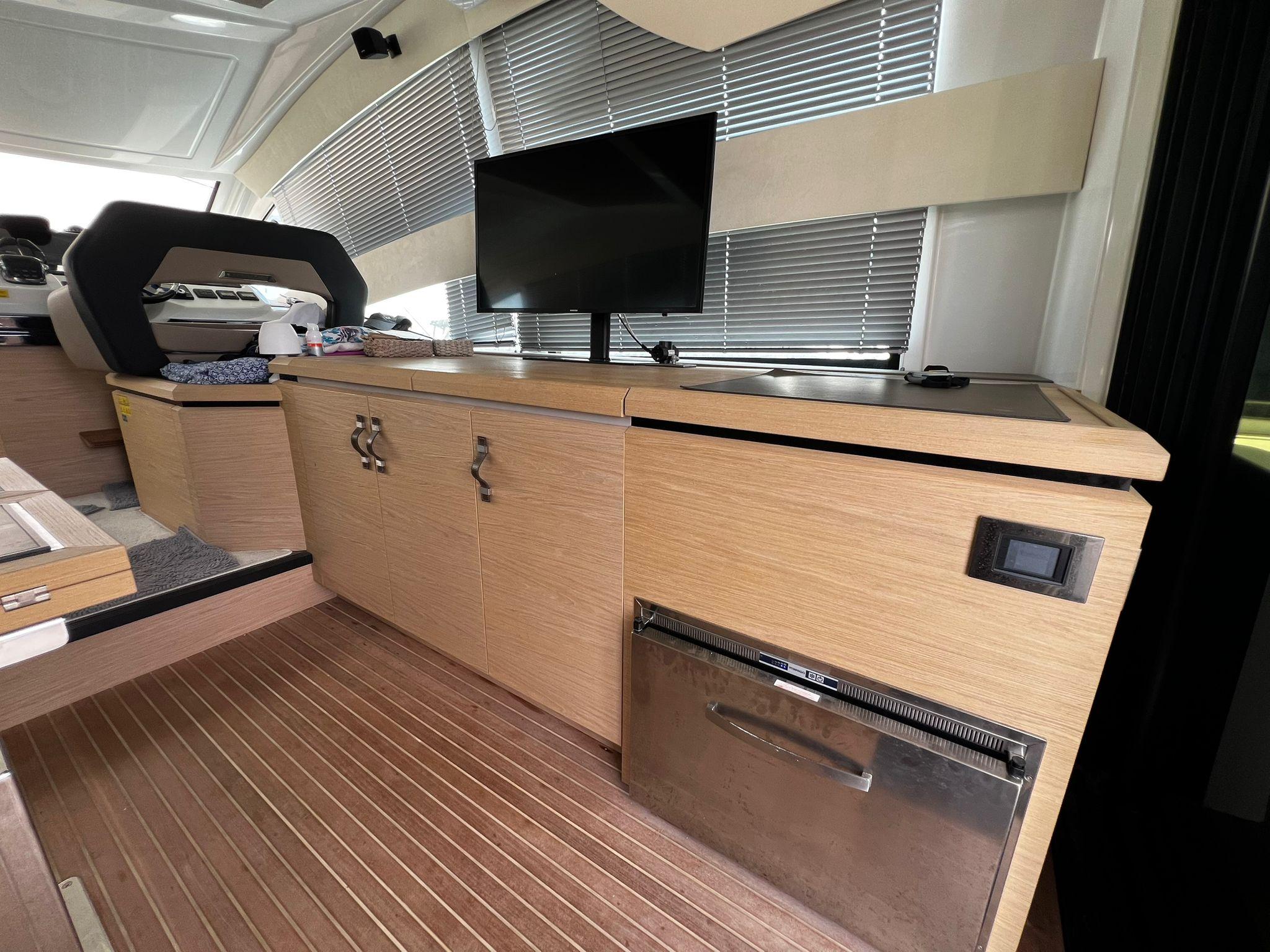 Yacht Photos Pics