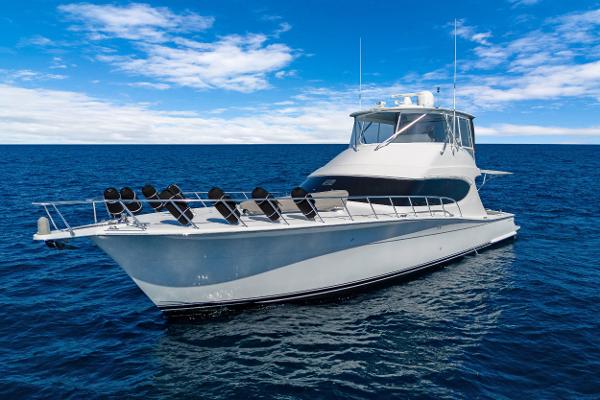 2016 hatteras 63gt (less than 400 hrs)