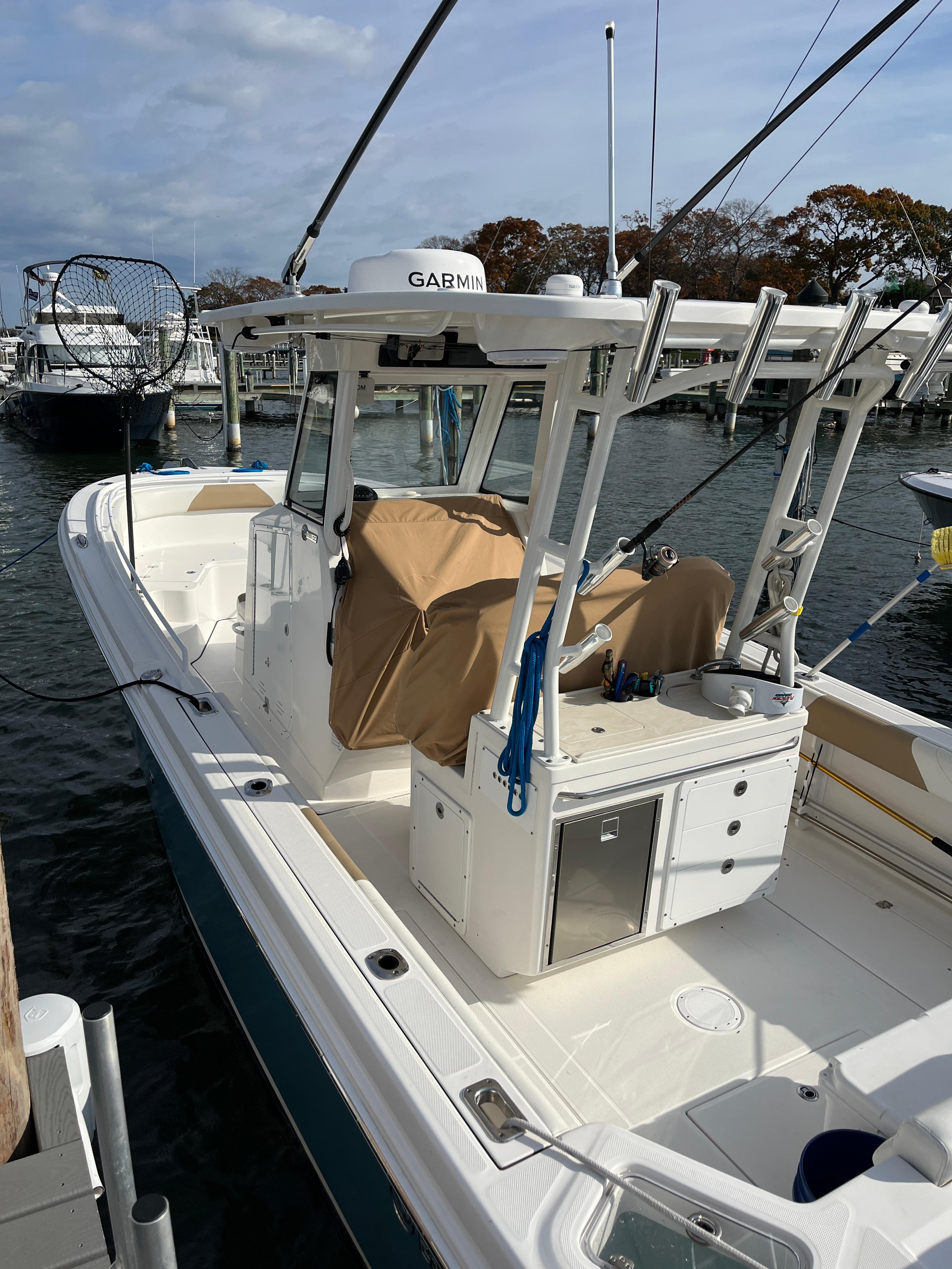 2022-edgewater-285cc-power-9705084-20250305083904872-1_XLARGE