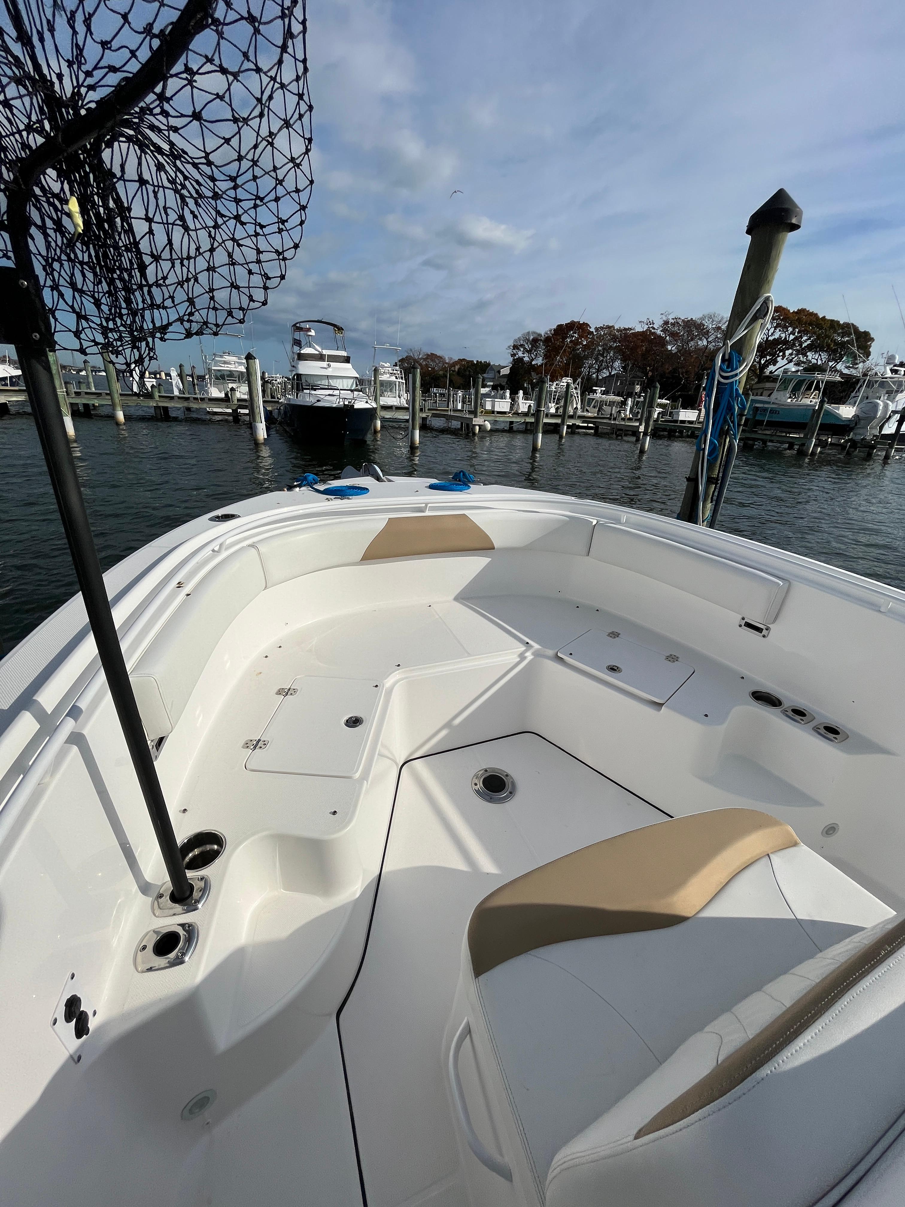 2022-edgewater-285cc-power-9705084-20250305083909314-1_XLARGE
