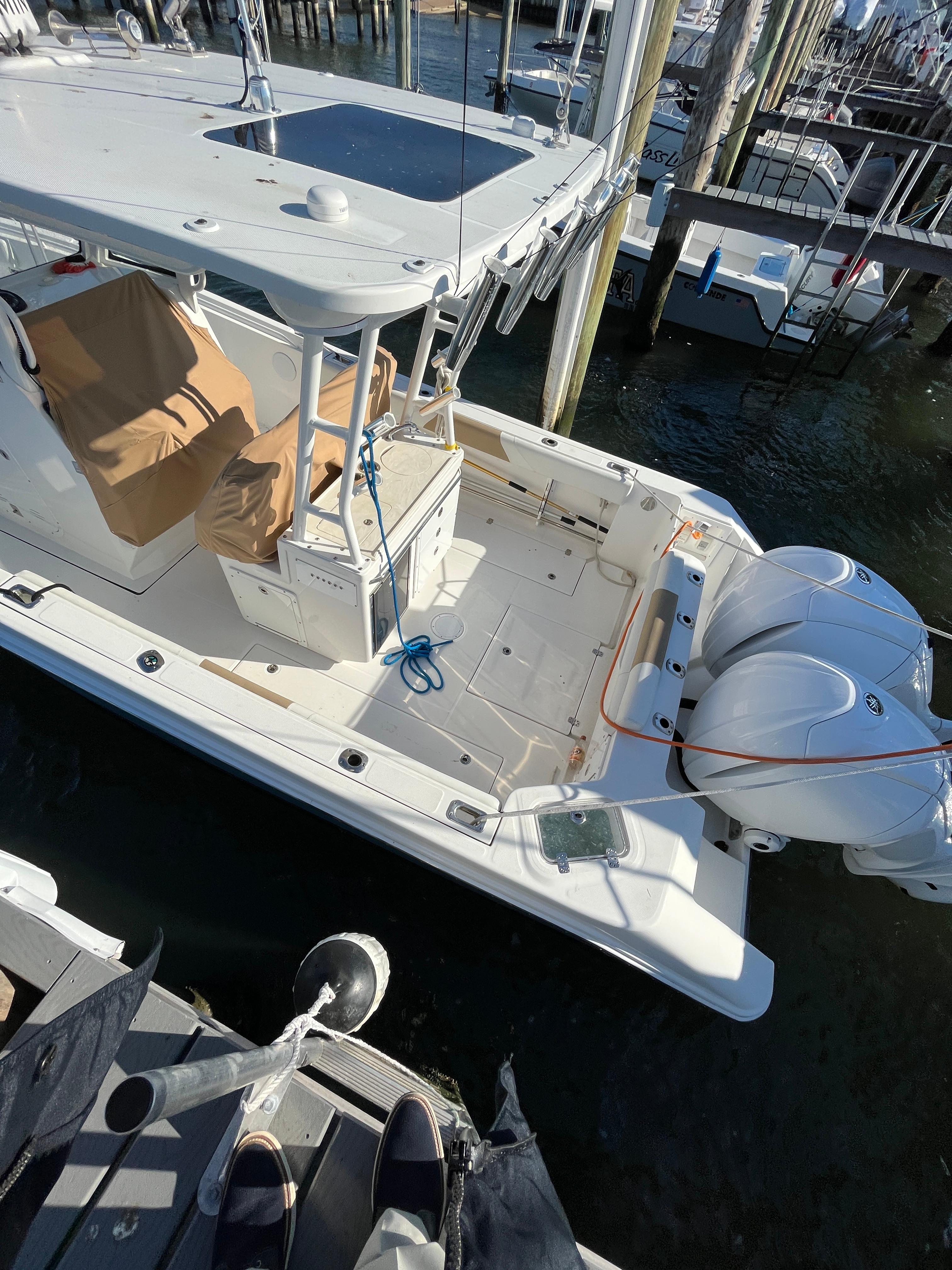 2022-edgewater-285cc-power-9705084-20250305083913348-1_XLARGE