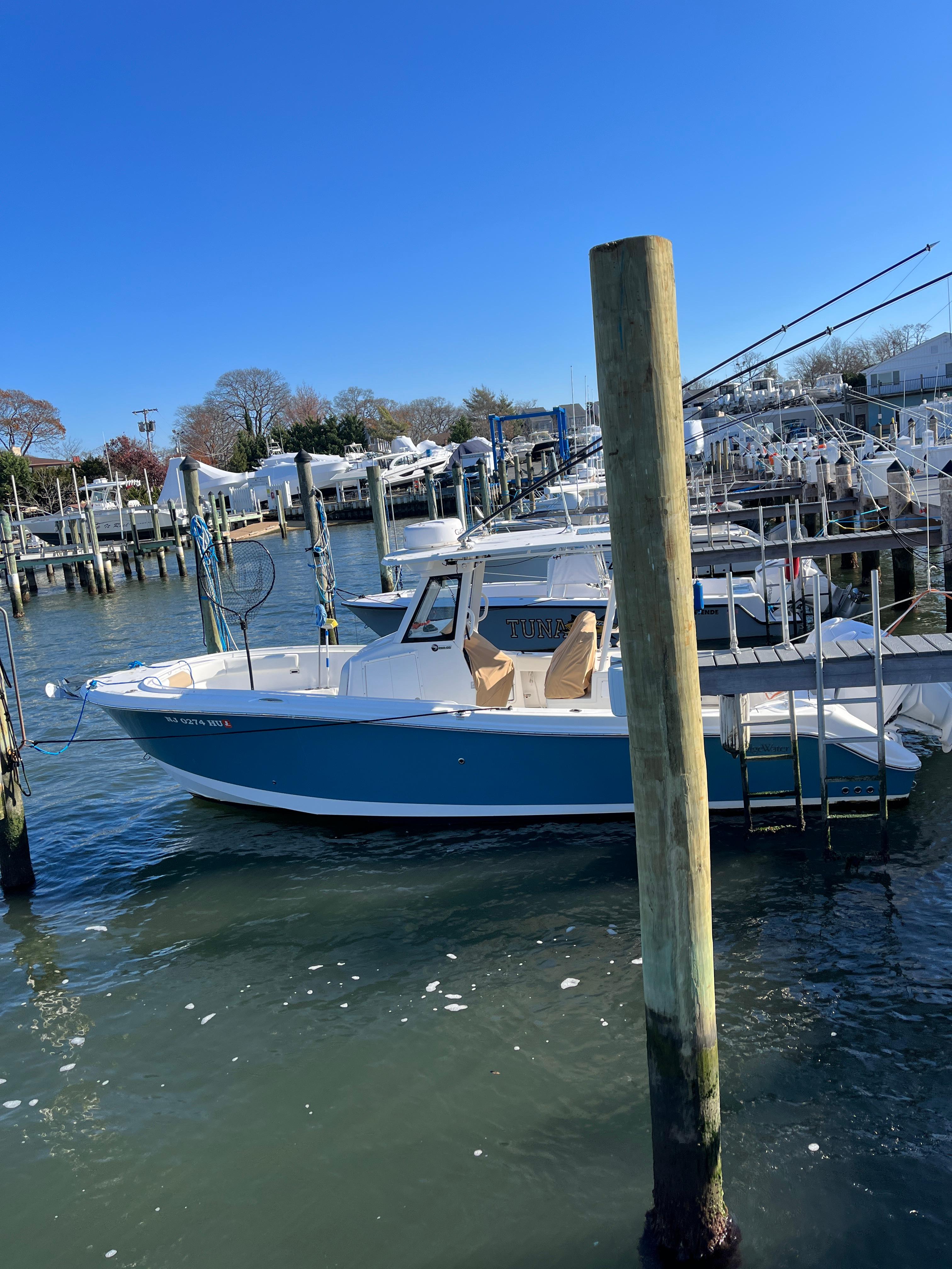 2022-edgewater-285cc-power-9705084-20250305084011964-1_XLARGE