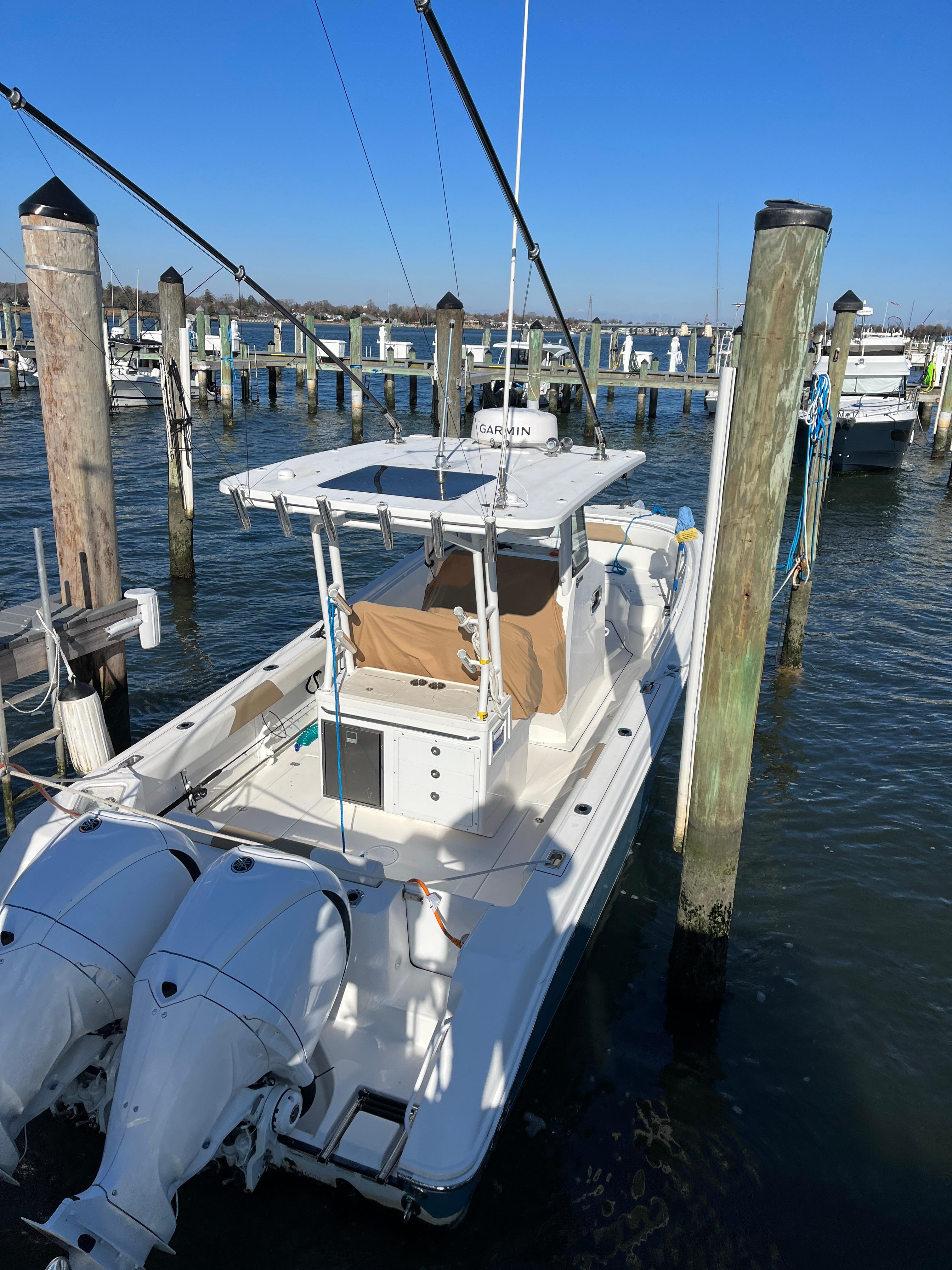 2022-edgewater-285cc-power-9705084-20250305084020474-1_XLARGE