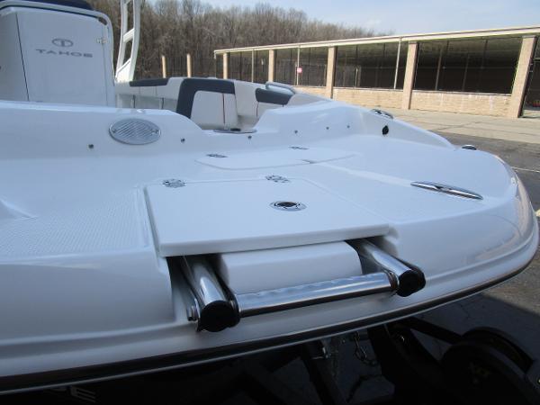2021 Tahoe boat for sale, model of the boat is 2150 CC & Image # 7 of 26