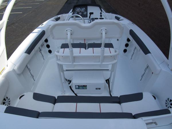 2021 Tahoe boat for sale, model of the boat is 2150 CC & Image # 8 of 26