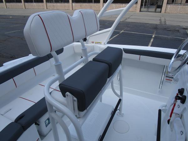 2021 Tahoe boat for sale, model of the boat is 2150 CC & Image # 13 of 26