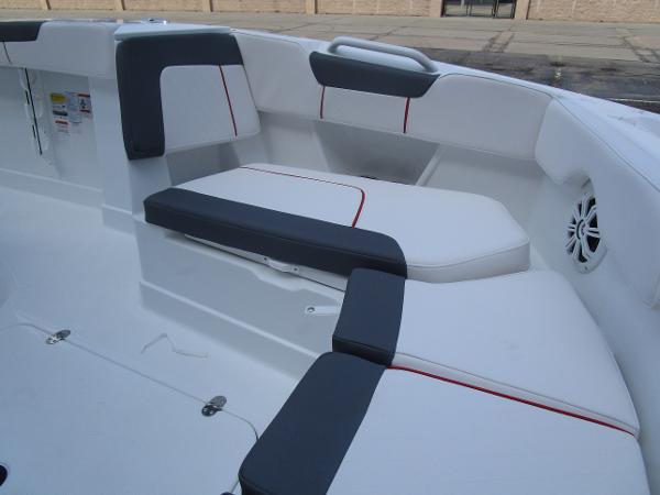 2021 Tahoe boat for sale, model of the boat is 2150 CC & Image # 18 of 26
