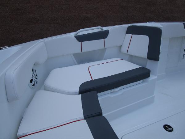 2021 Tahoe boat for sale, model of the boat is 2150 CC & Image # 19 of 26