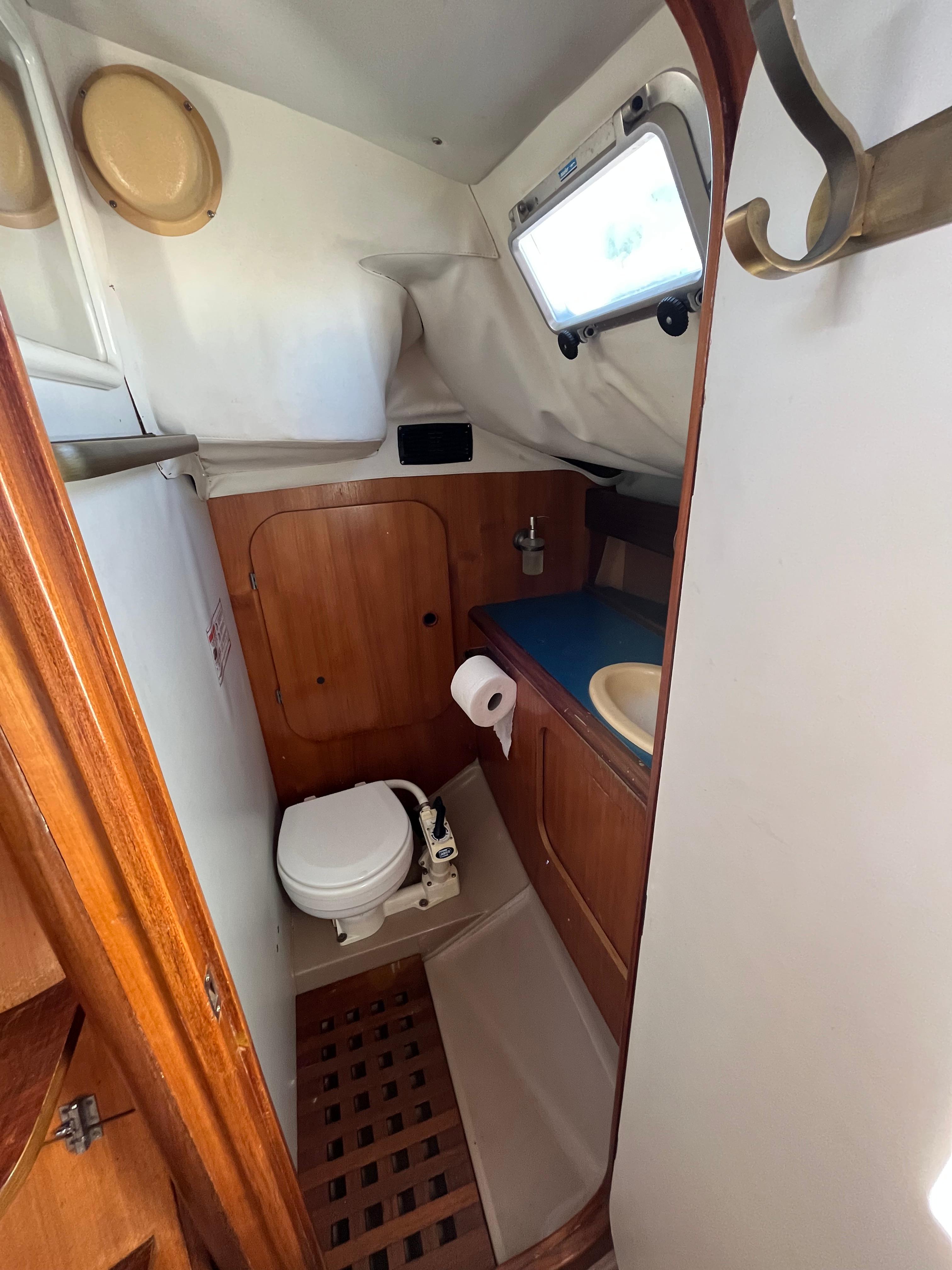 Image [25] of 1988 Beneteau 345 First