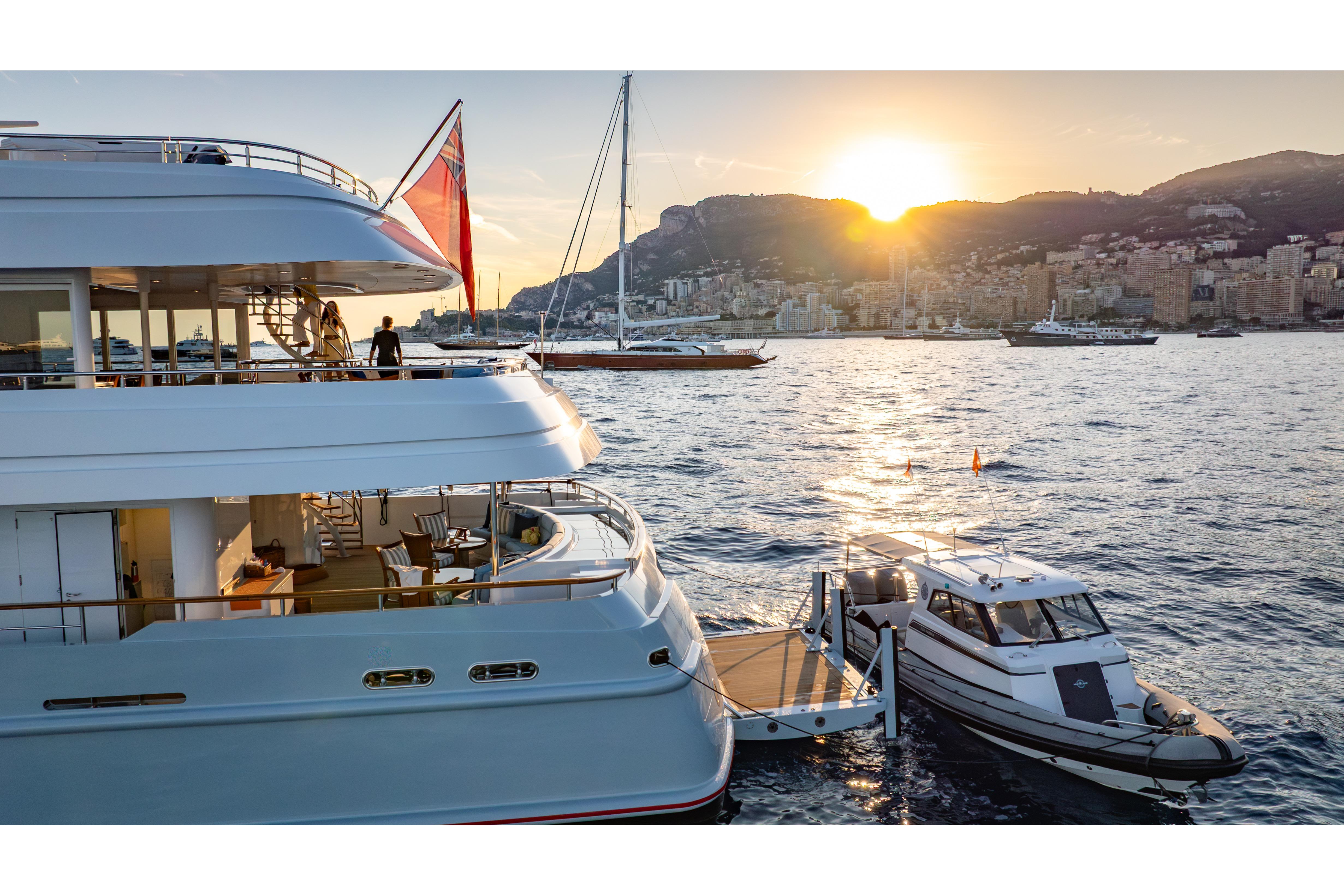 Timmerman Expedition Tri-Deck