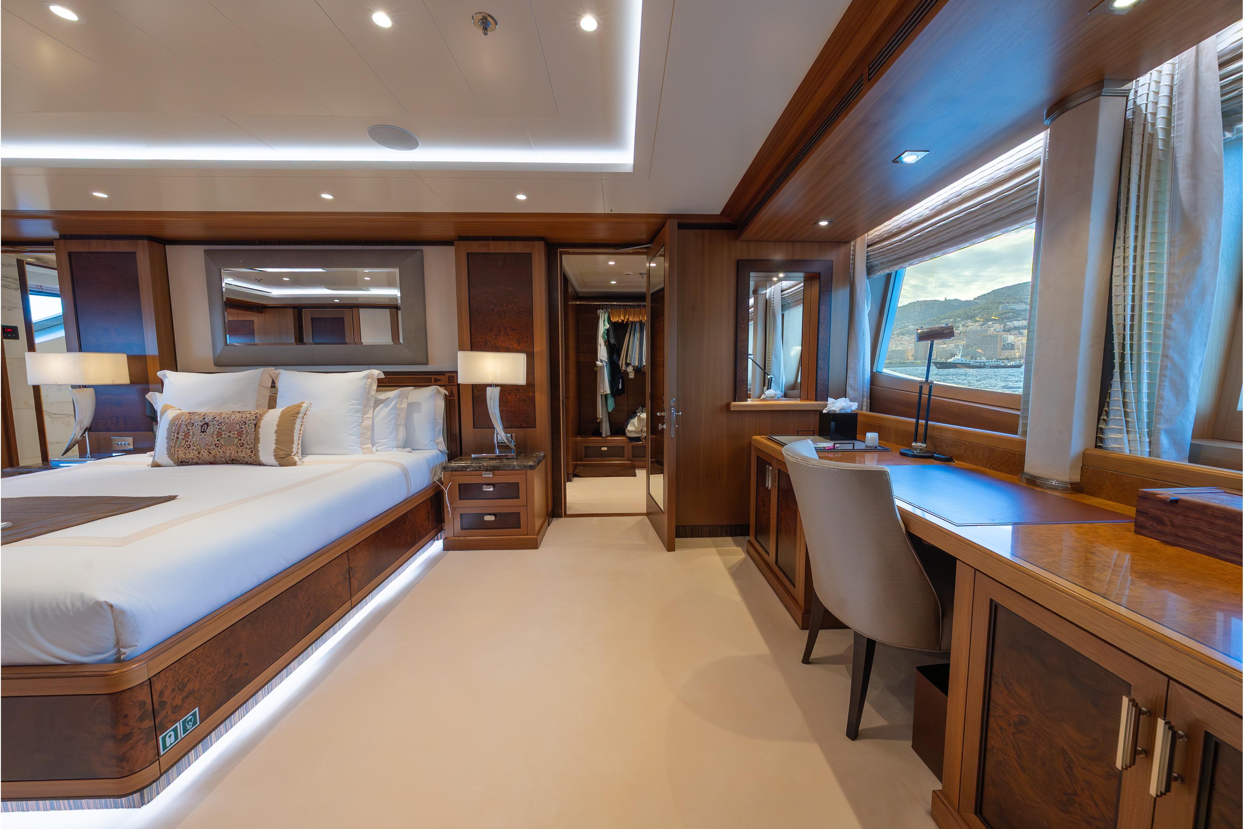 Timmerman Expedition Tri-Deck