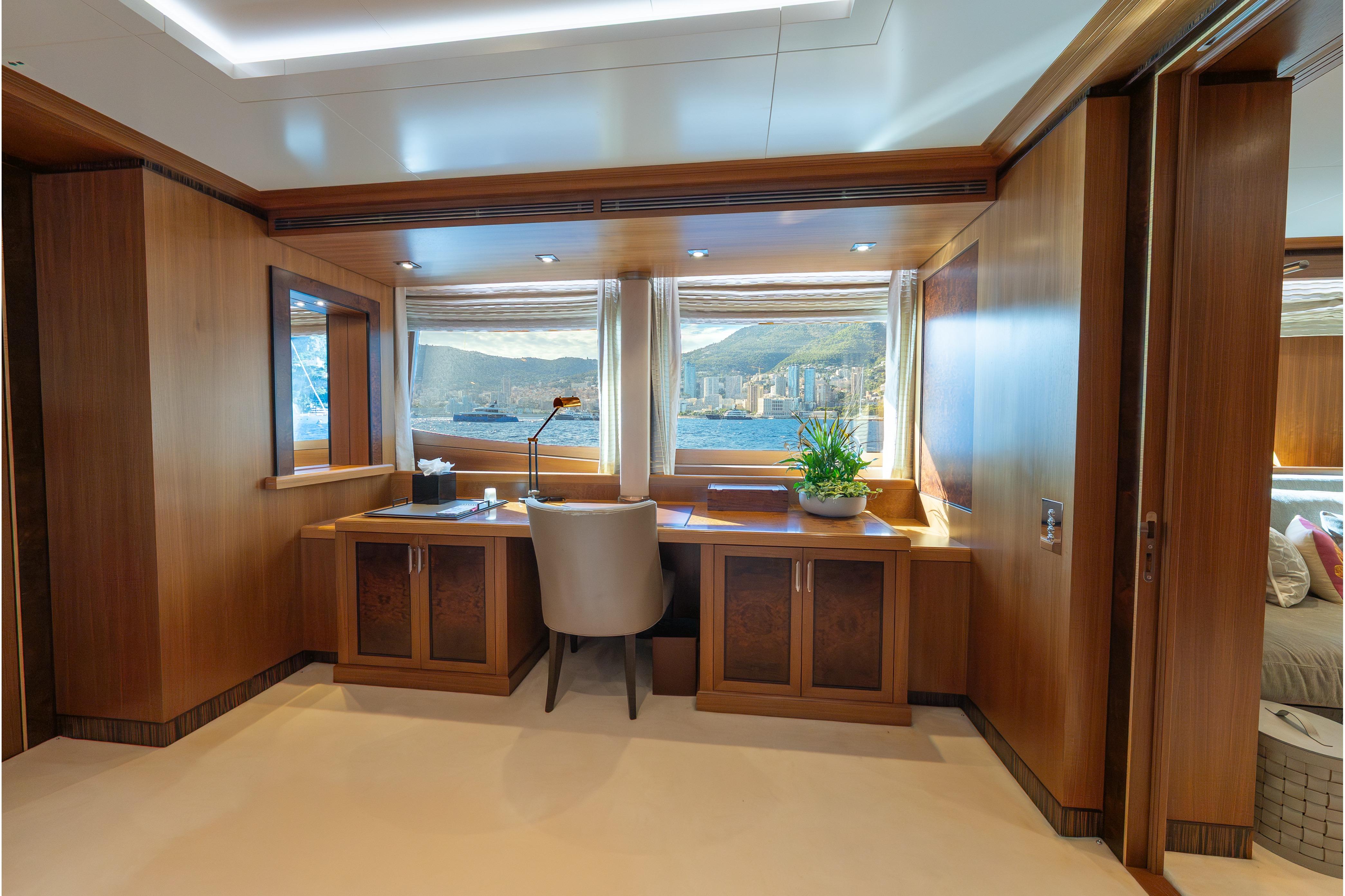 Timmerman Expedition Tri-Deck