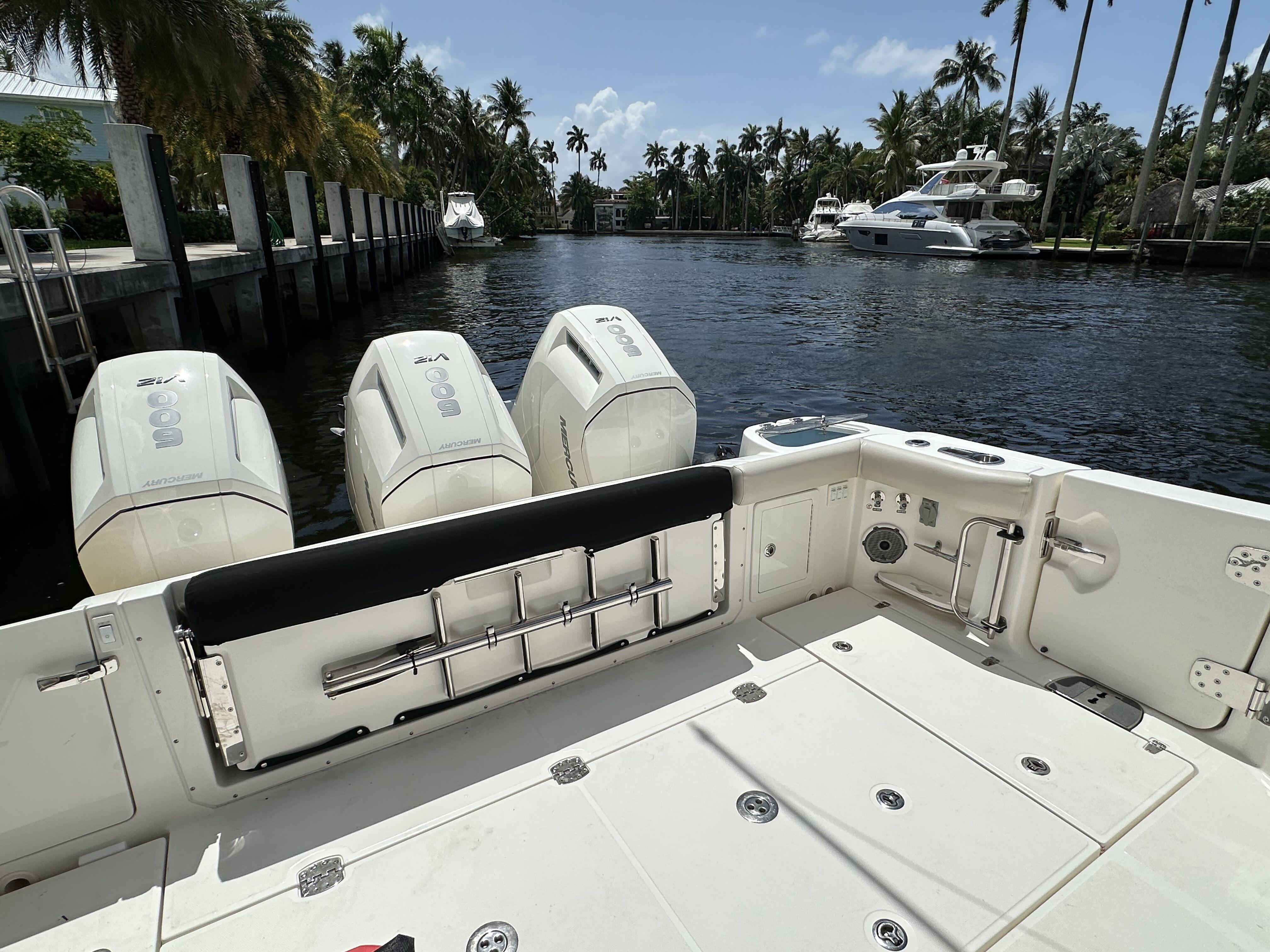 2022-boston-whaler-405-conquest-power-9835113-20250612144111053-1_XLARGE