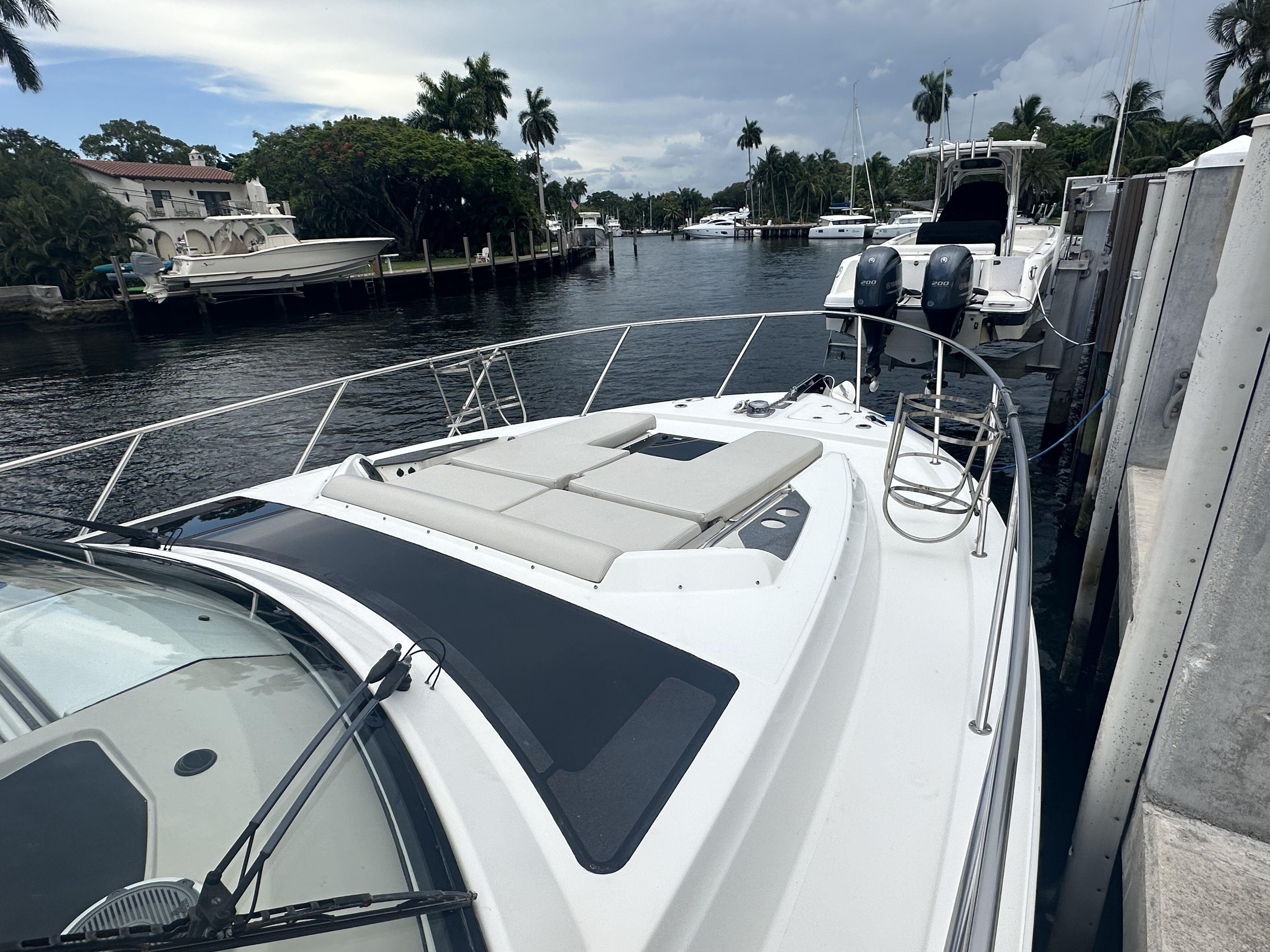 2022-boston-whaler-405-conquest-power-9835113-20250612144120141-1_XLARGE