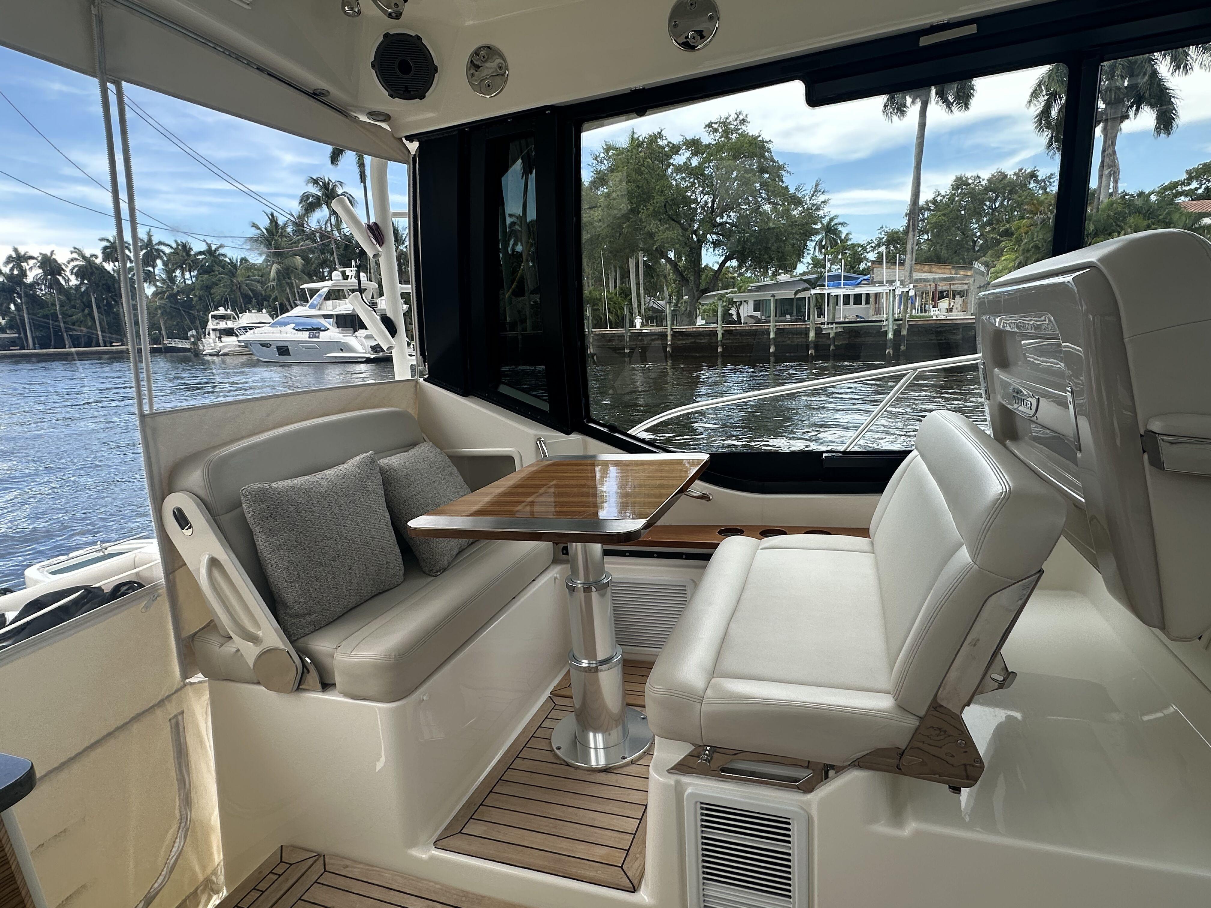 2022-boston-whaler-405-conquest-power-9835113-20250612144132030-1_XLARGE