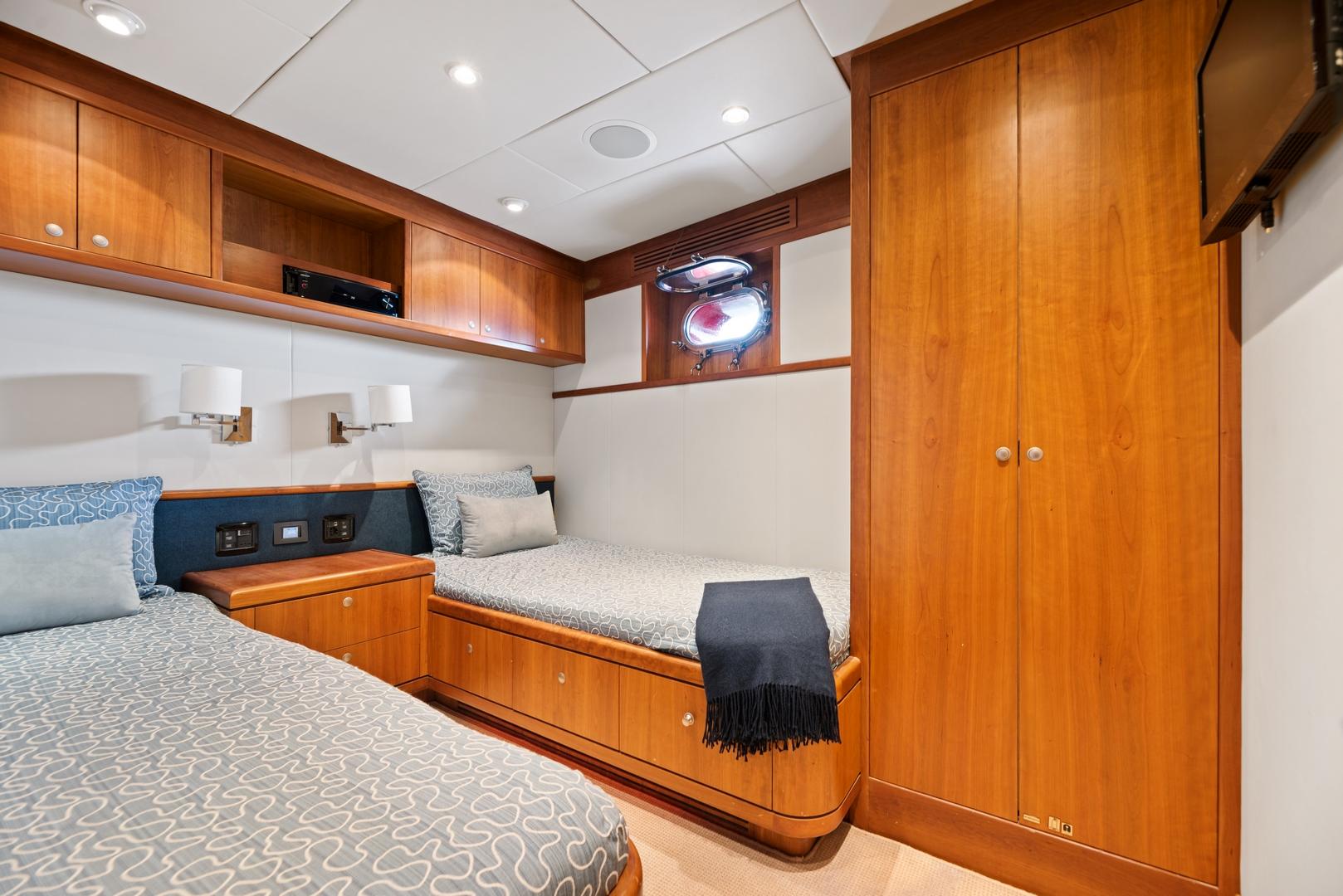 AB Normal 98'10 Inace, twin stateroom