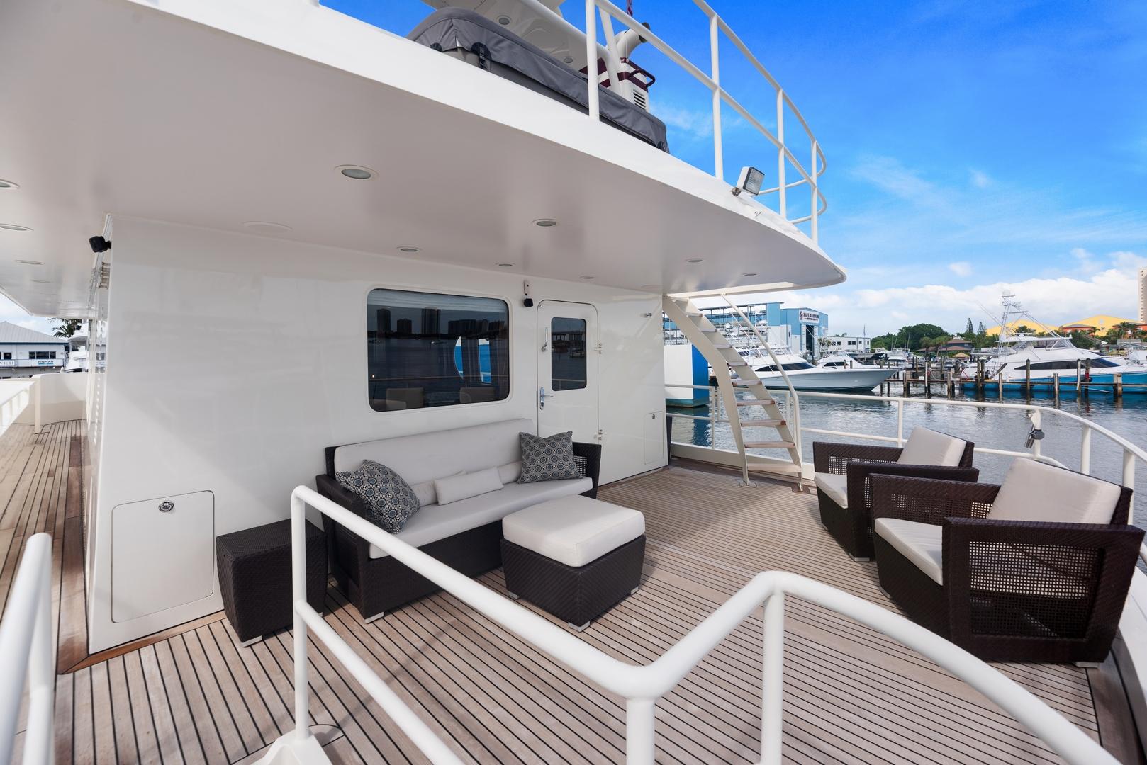 AB Normal 98'10 Inace Exterior Aft Lounge