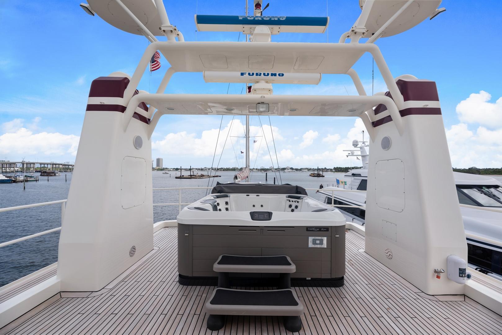 AB Normal 98'10 Inace Exterior, Forward view of Jacuzzi