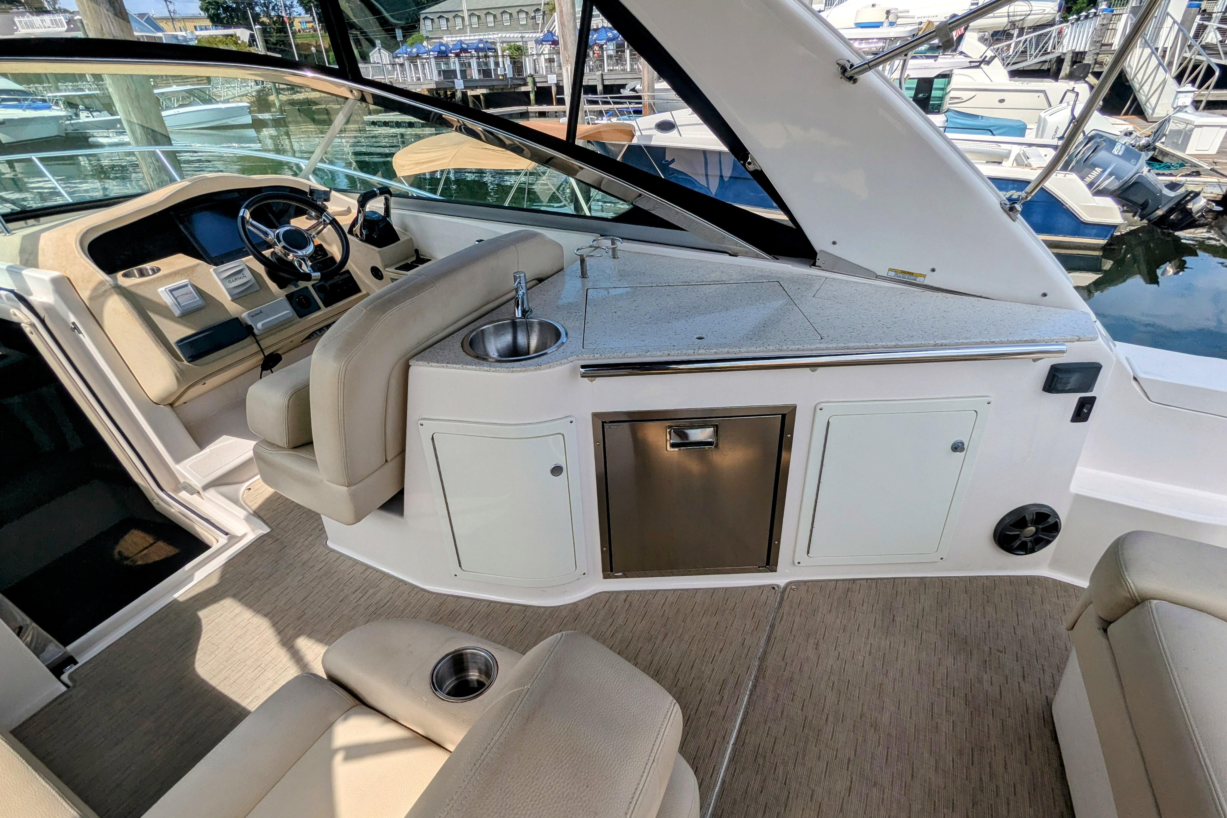 2018 Regal 33 XO-14