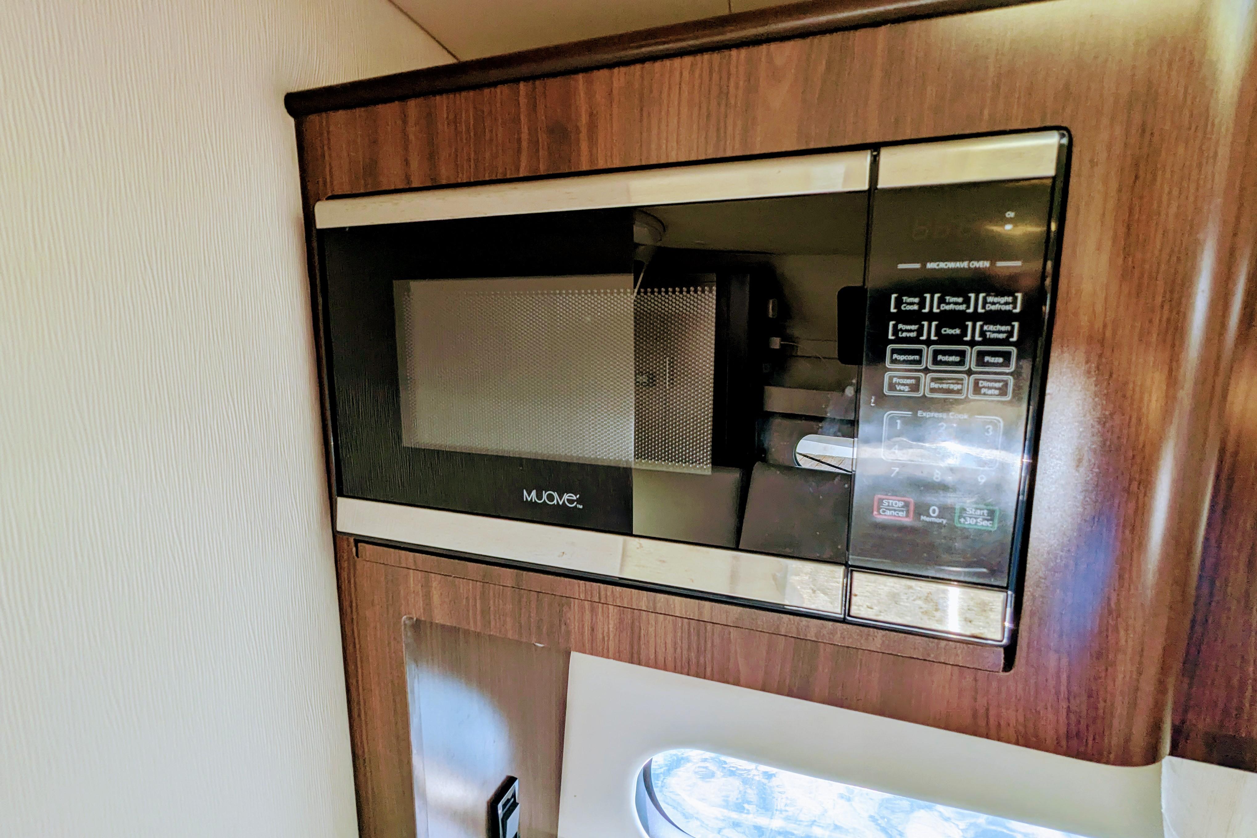 2018 Regal 33 XO-28