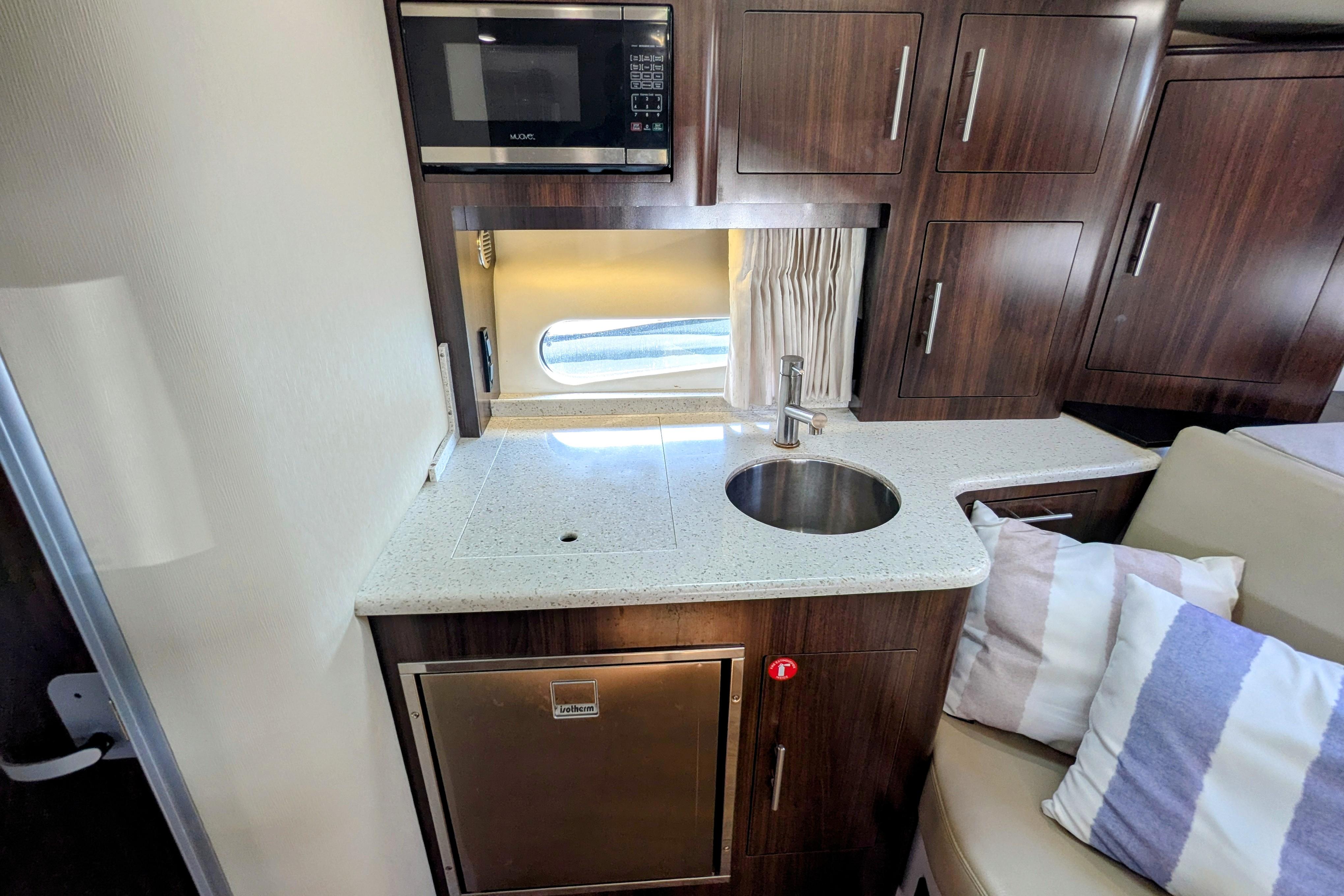 2018 Regal 33 XO-26