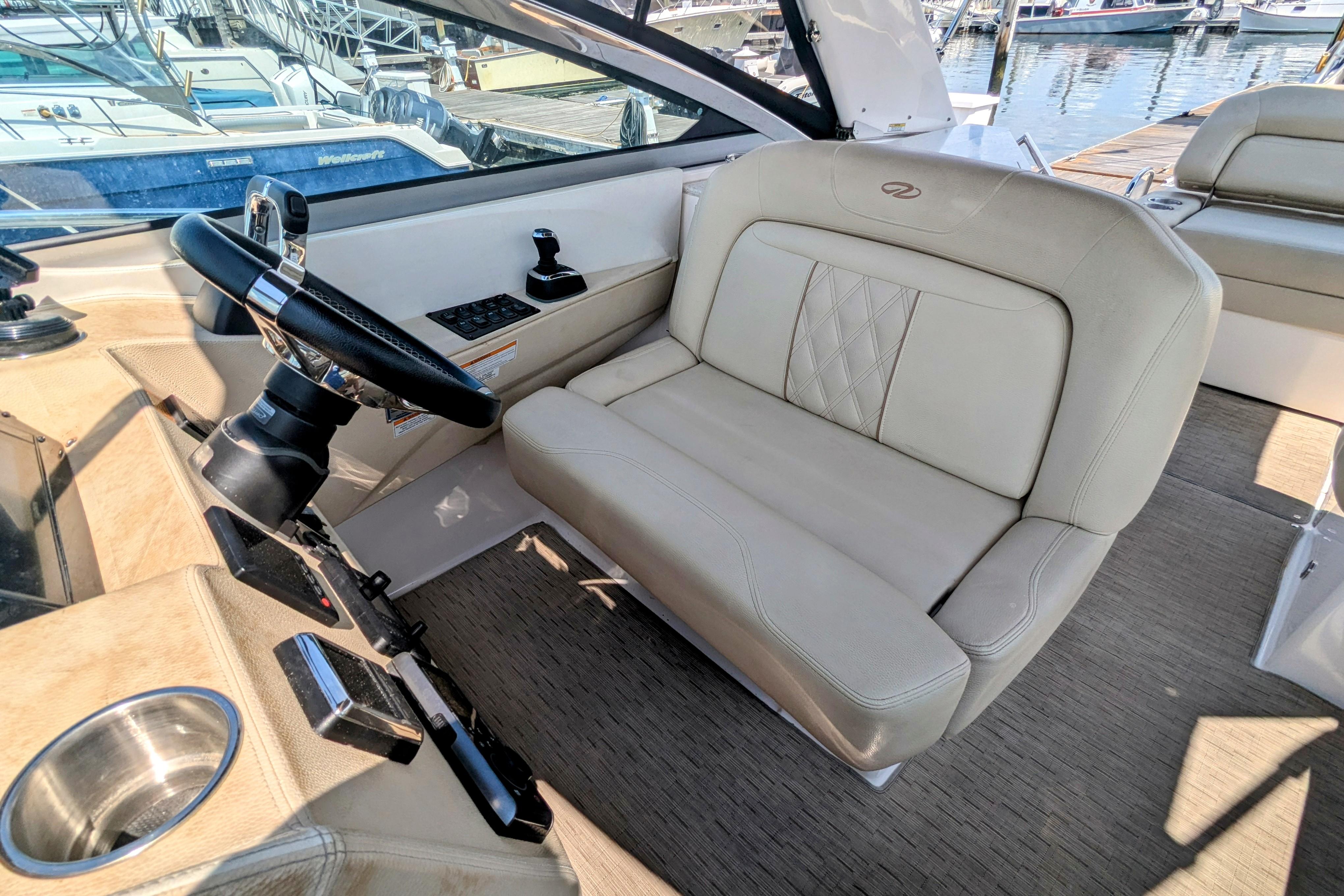 2018 Regal 33 XO-18