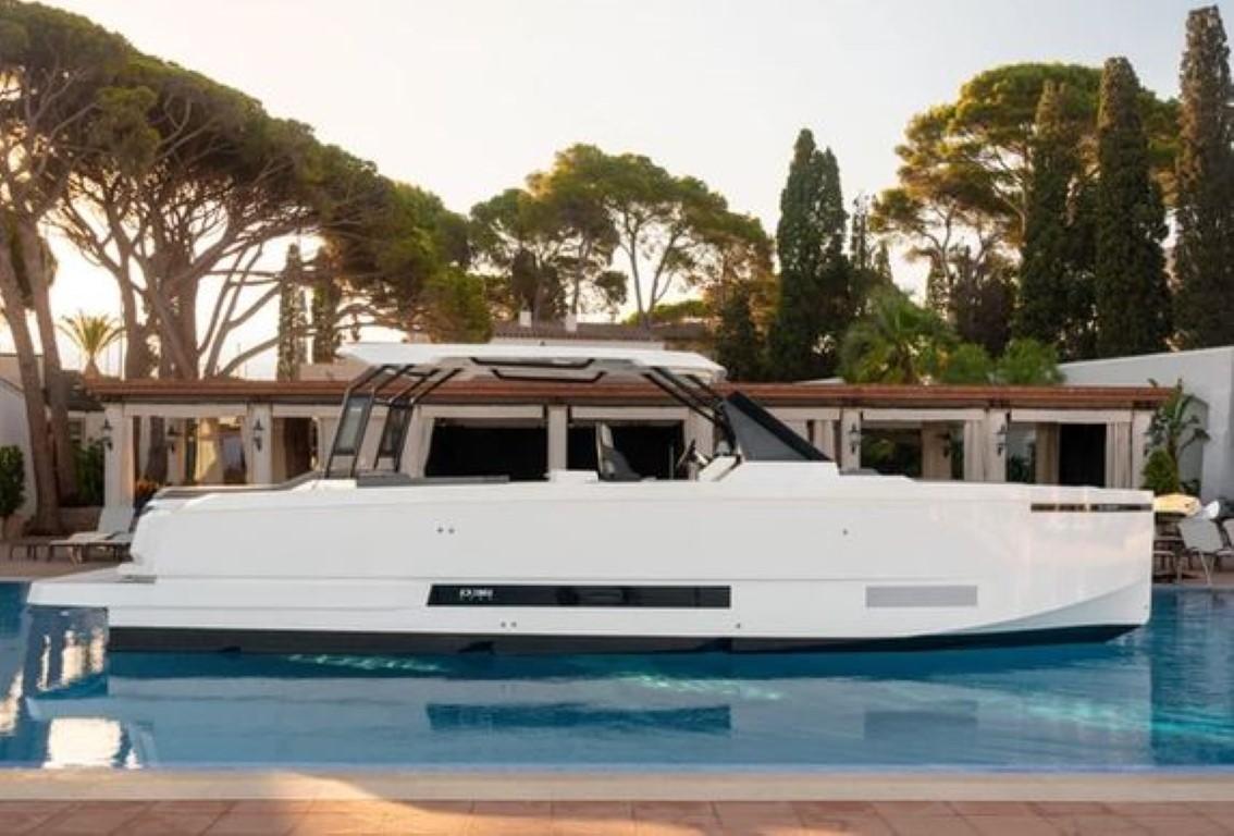 De Antonio Yachts-D36 OPEN 2024 -FL-US-2024 De Antonio Yachts D36 OPEN in a serene pool setting, surrounded by lush trees.-9090089 | Thumbnail