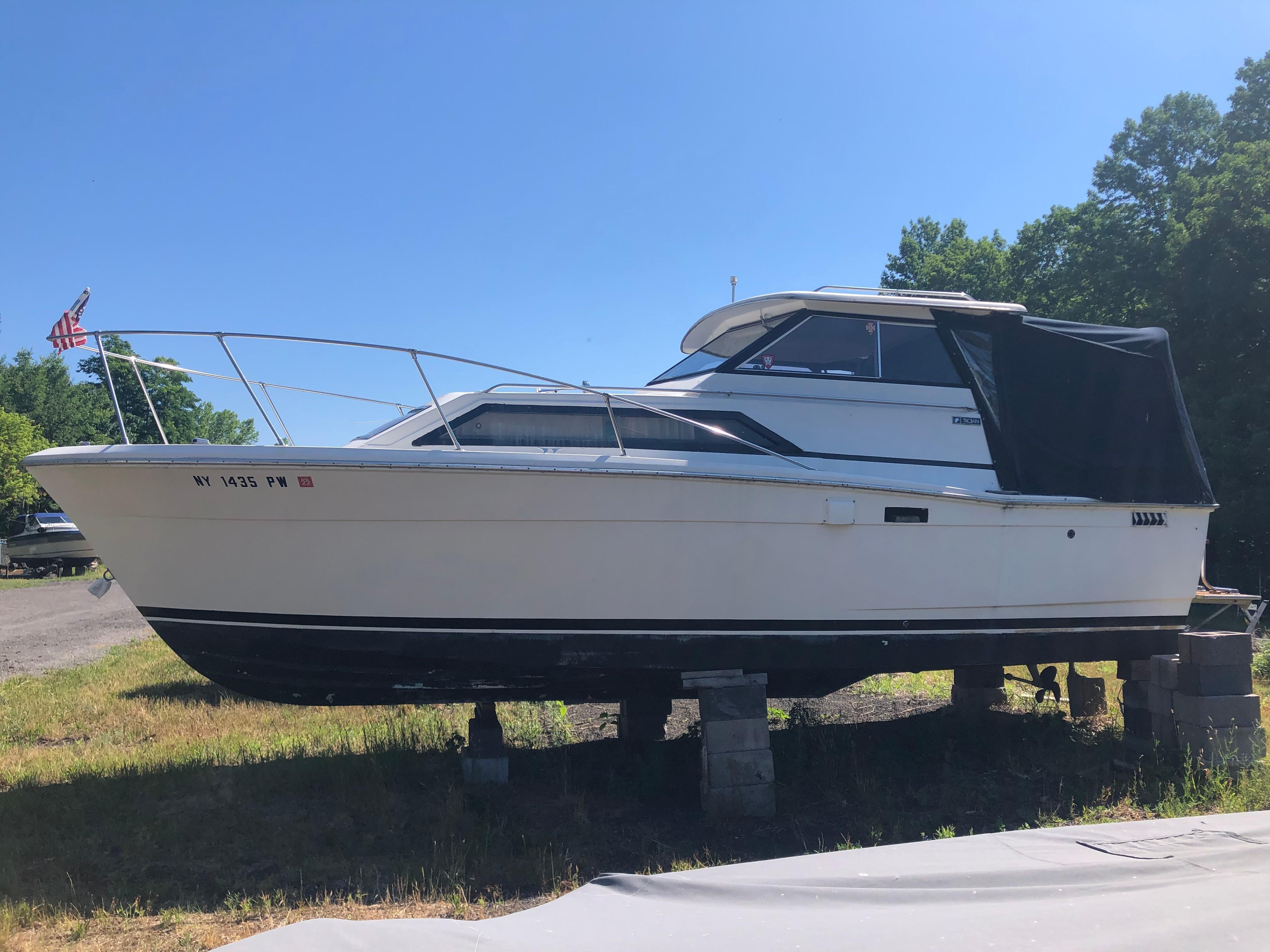 1978 Cruisers Trojan F26 Sodus Point New York Krenzer Marine