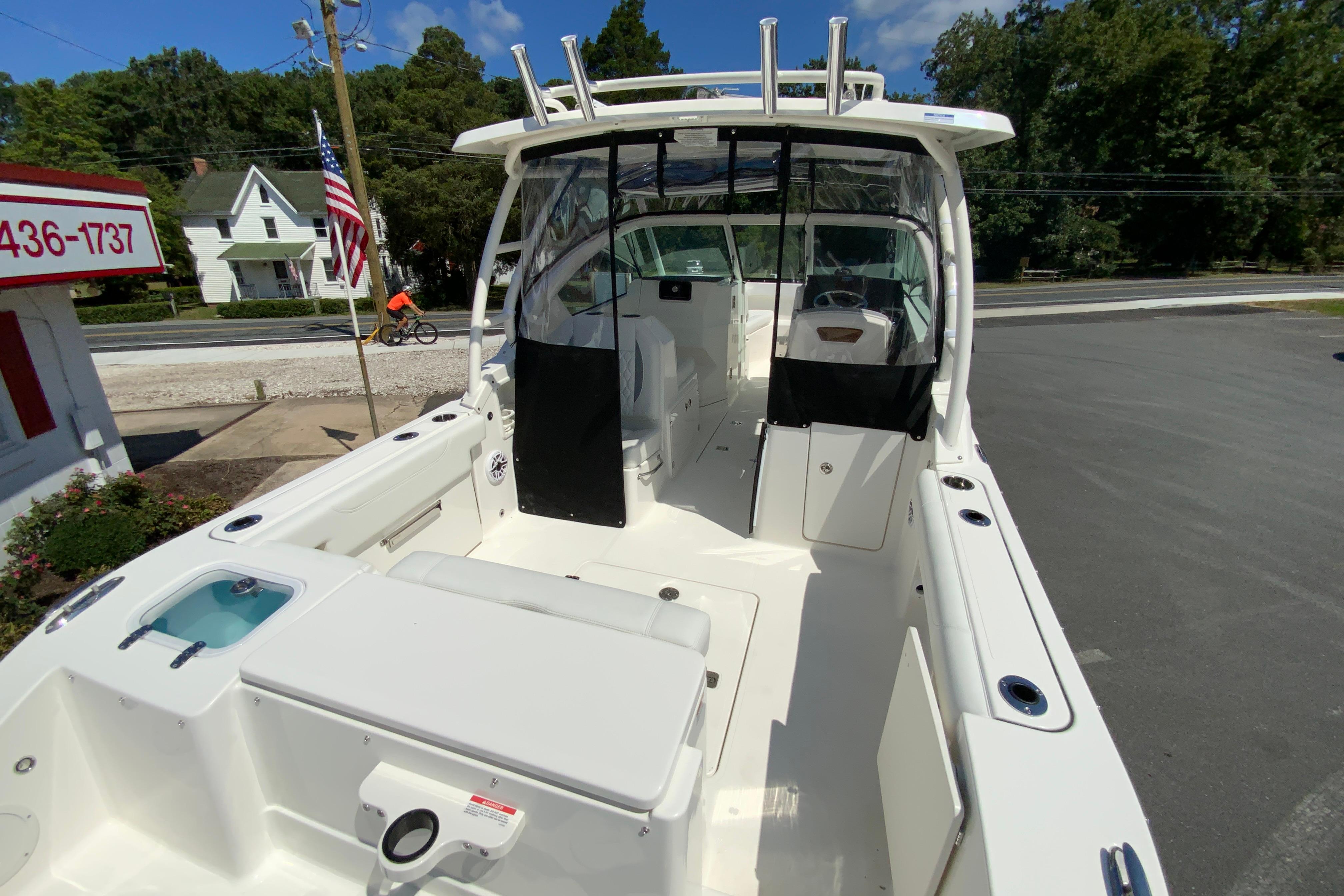 2026 Pursuit DC 266 Dual Console-11