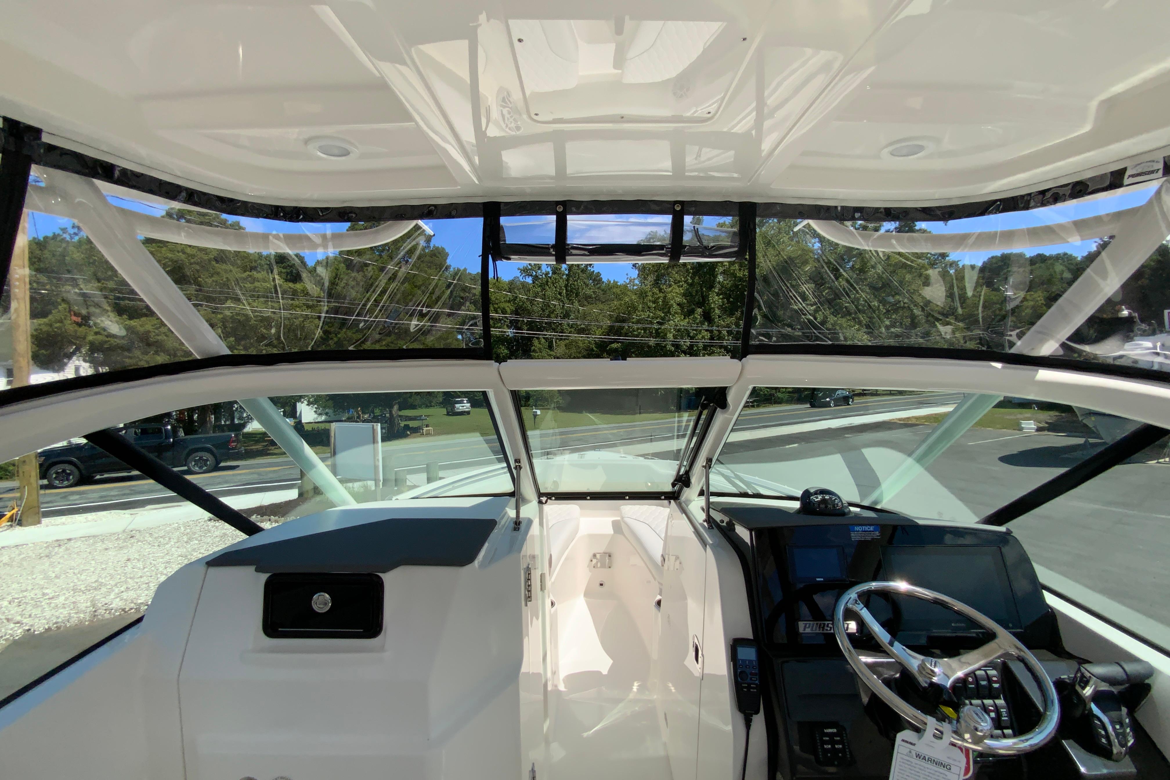 2026 Pursuit DC 266 Dual Console-14