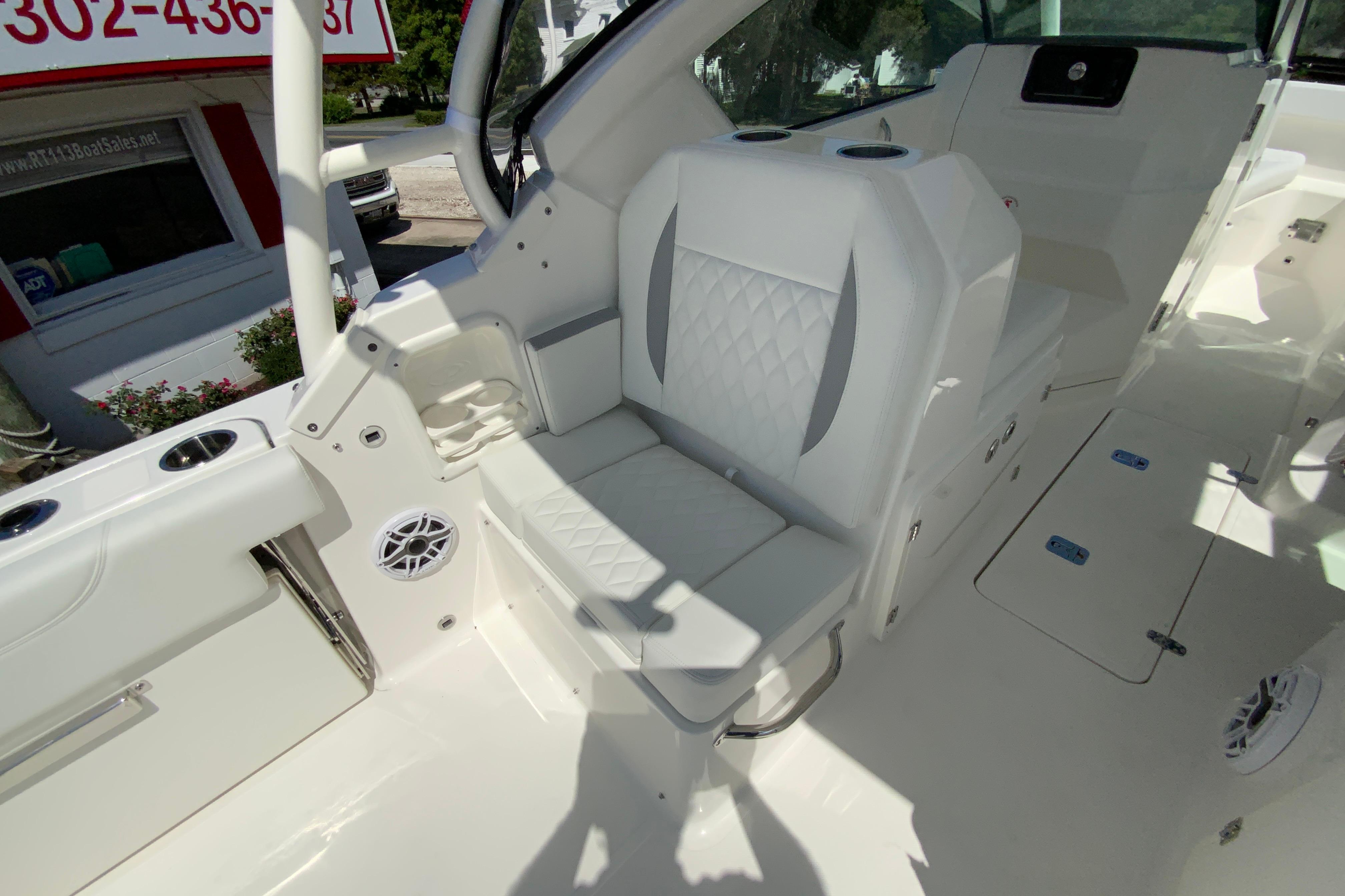 2026 Pursuit DC 266 Dual Console-18