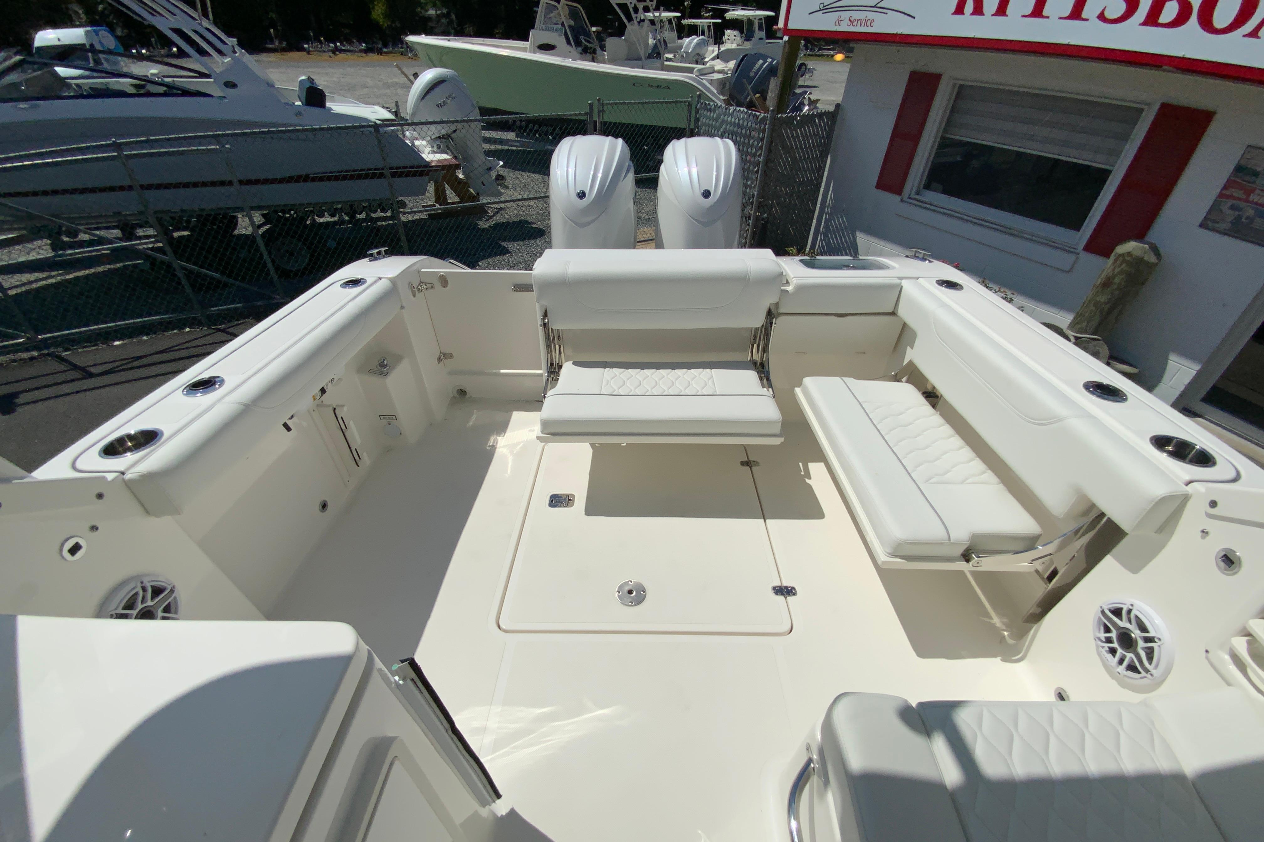 2026 Pursuit DC 266 Dual Console-23