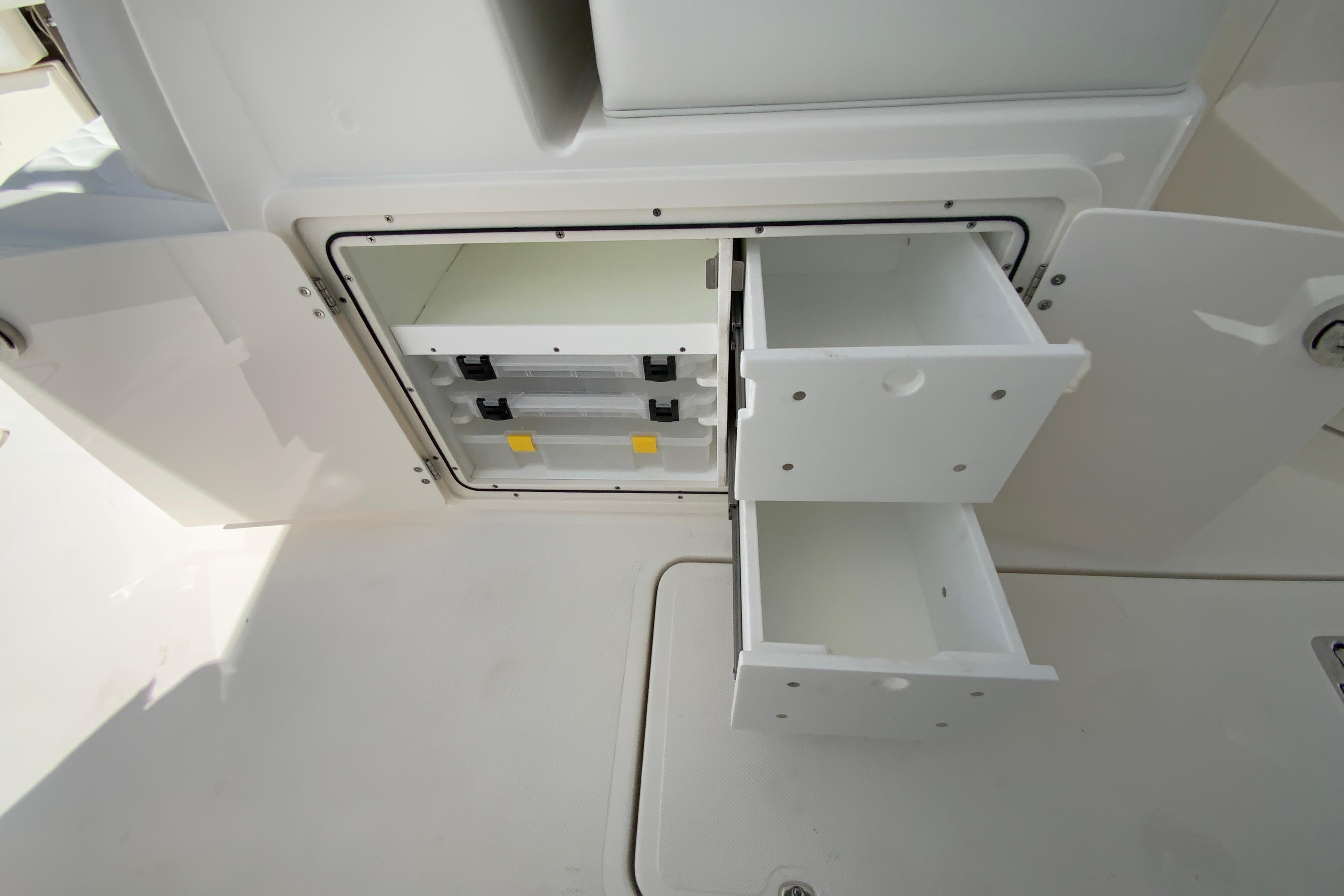 2026 Pursuit DC 266 Dual Console-33