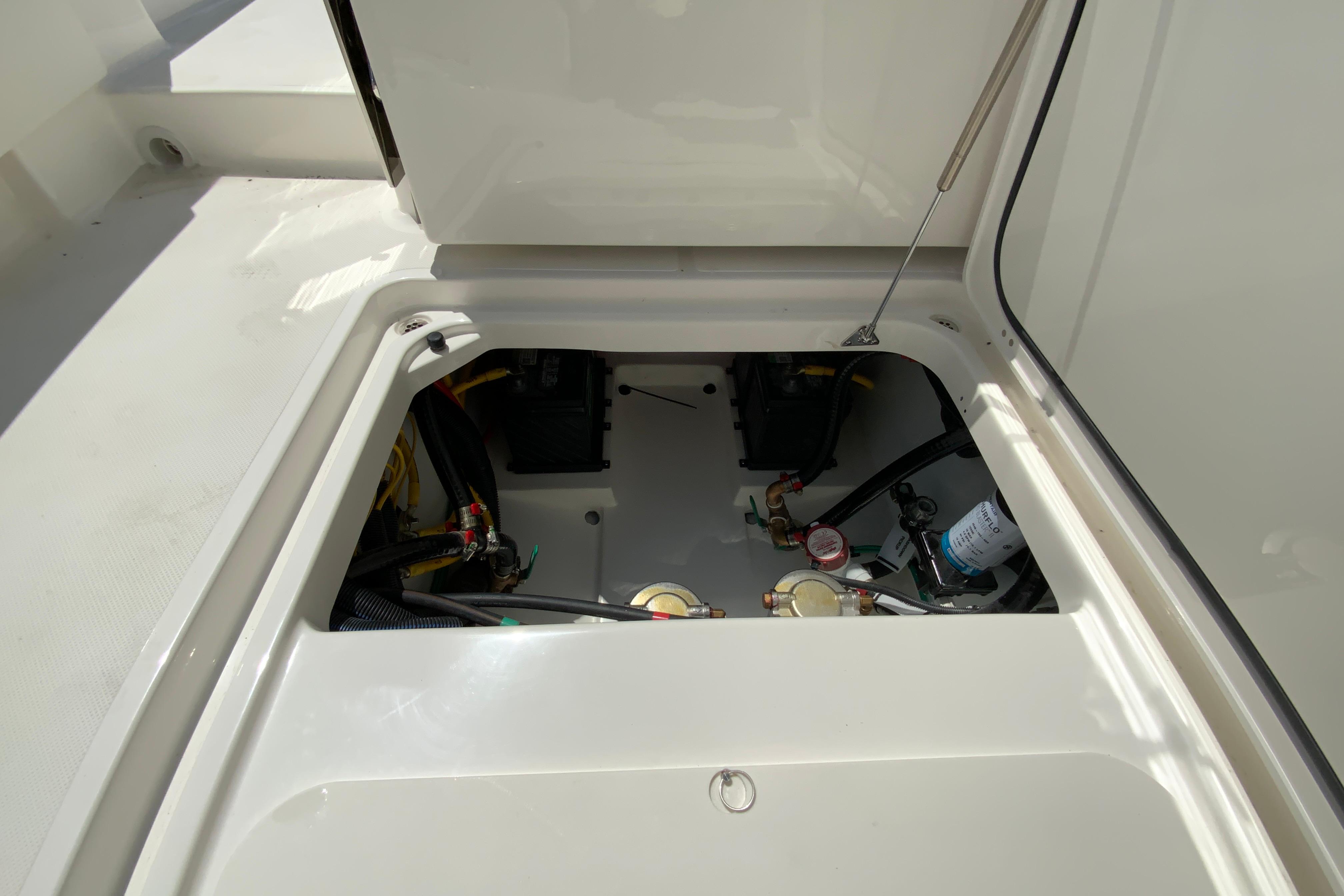 2026 Pursuit DC 266 Dual Console-42