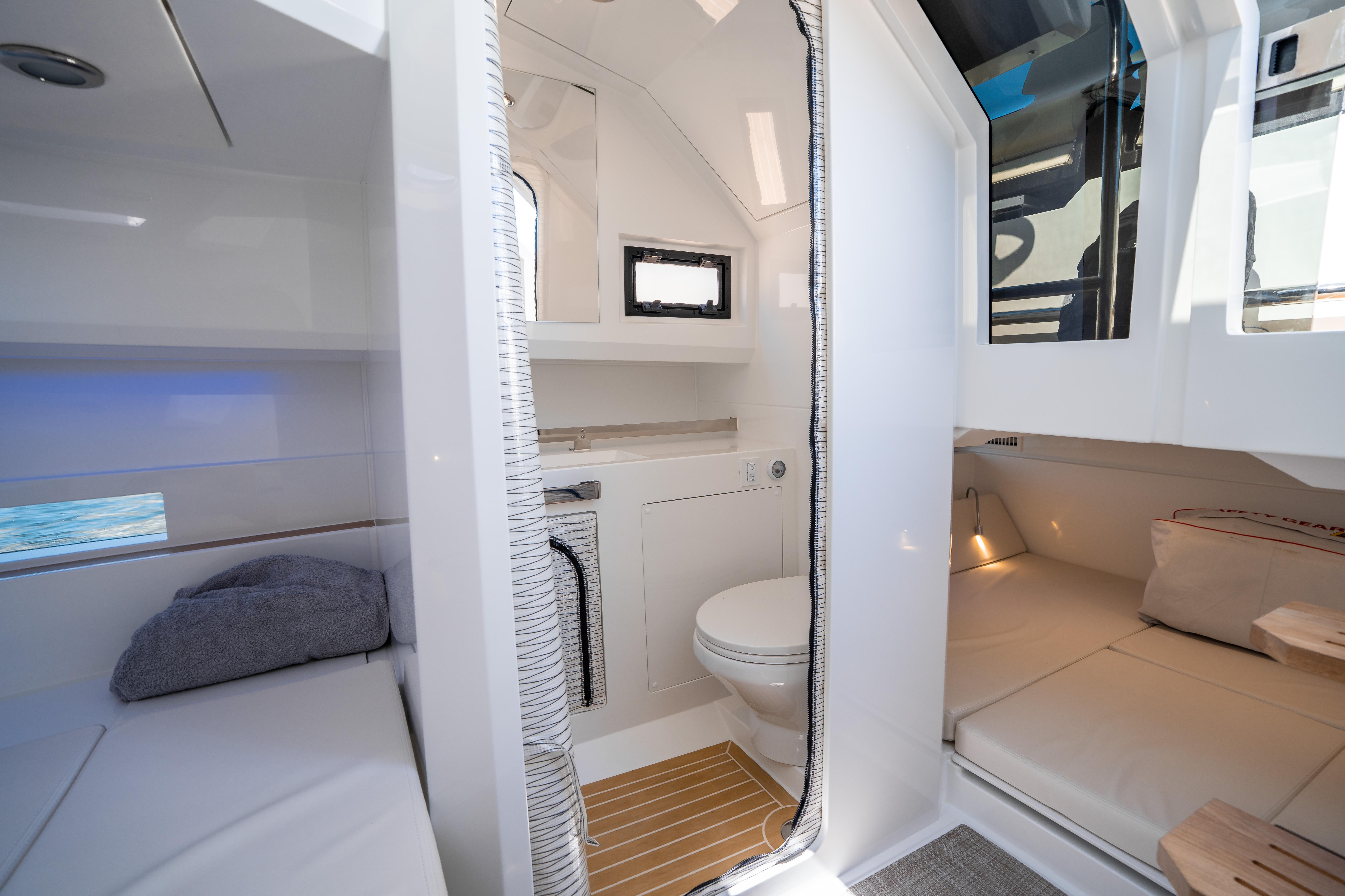 De Antonio Yachts-D32 OPEN 2025 -FL-US-9495127 | Thumbnail