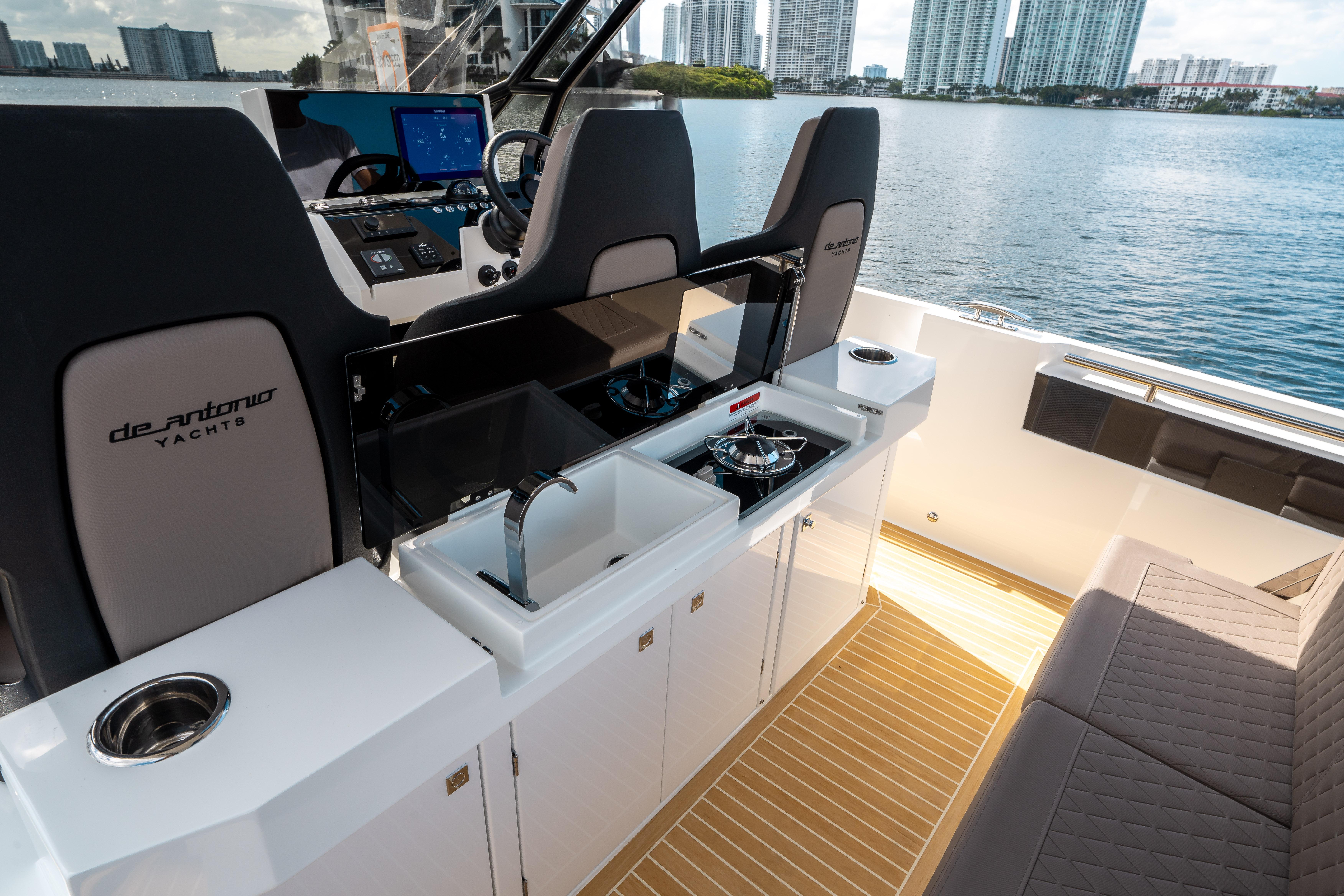 De Antonio Yachts-D32 OPEN 2025 -FL-US-9495127 | Thumbnail