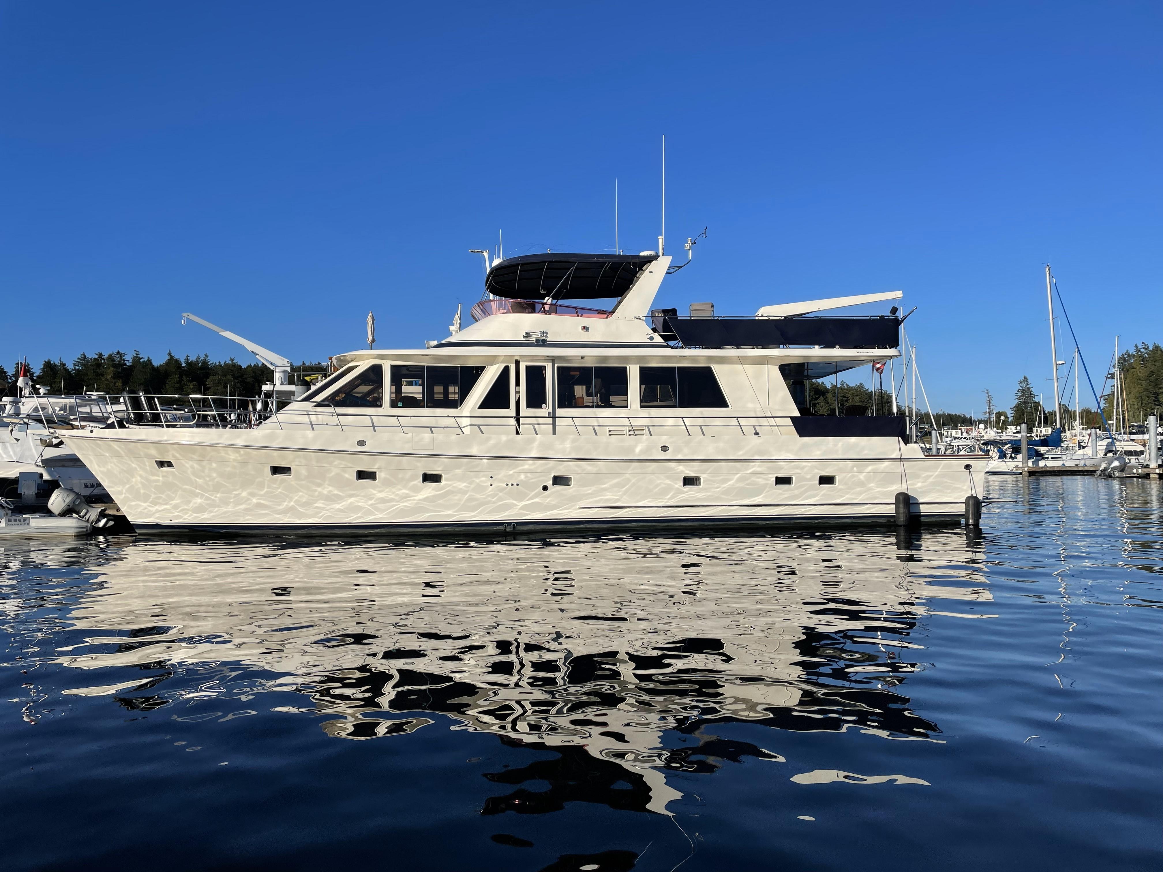 1998 Offshore cockpit motoryacht